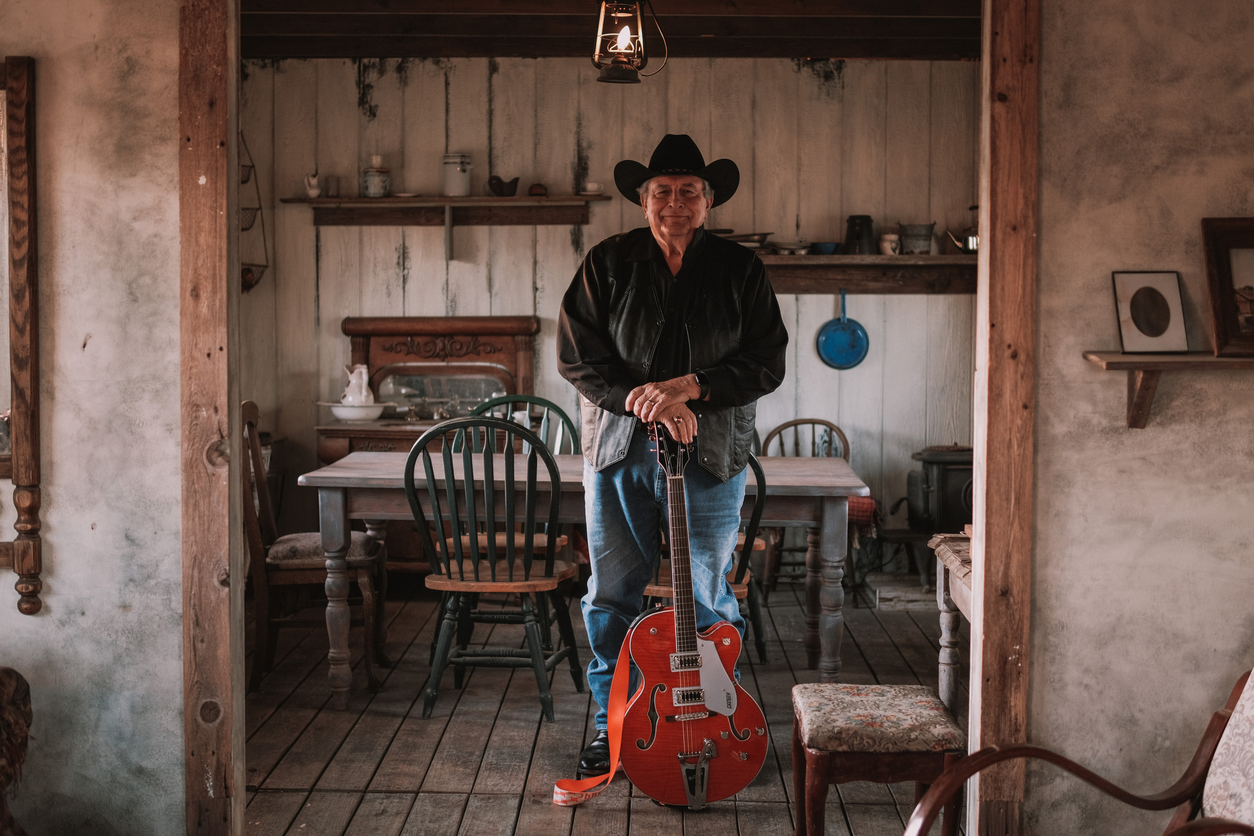 LOVE STORY IN GHOST TOWN. Lens Captures Life