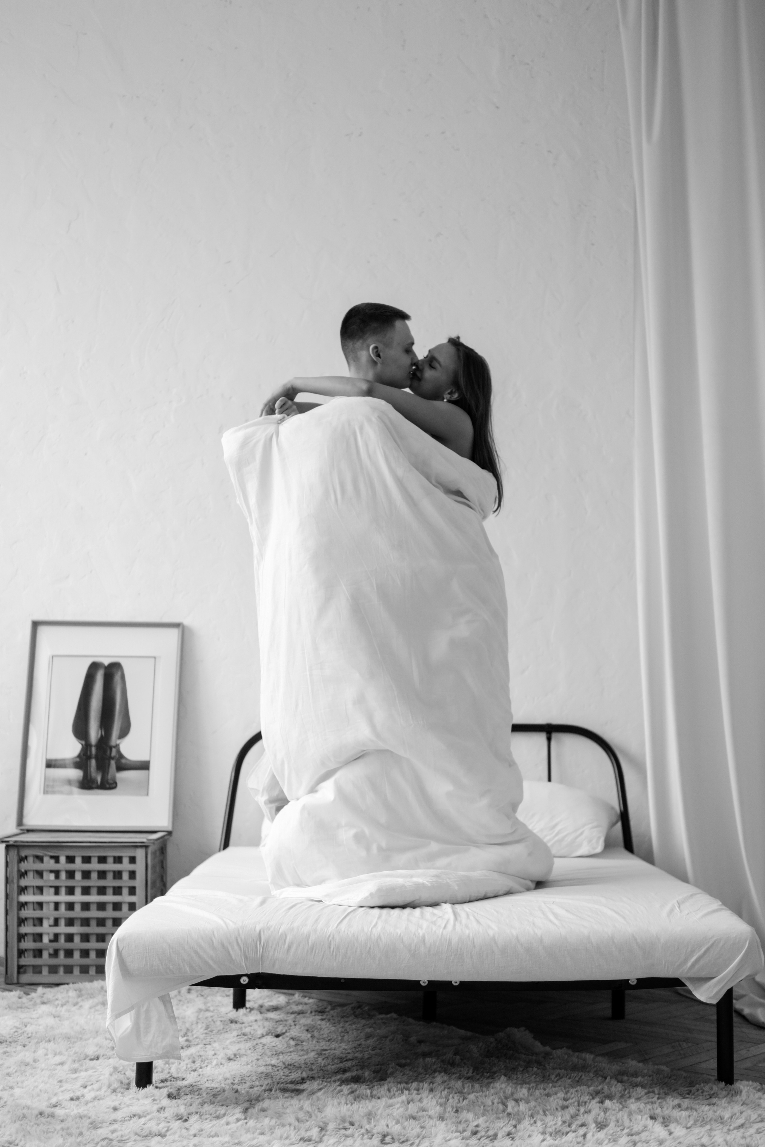 MORNING STORY. Lens Captures Life