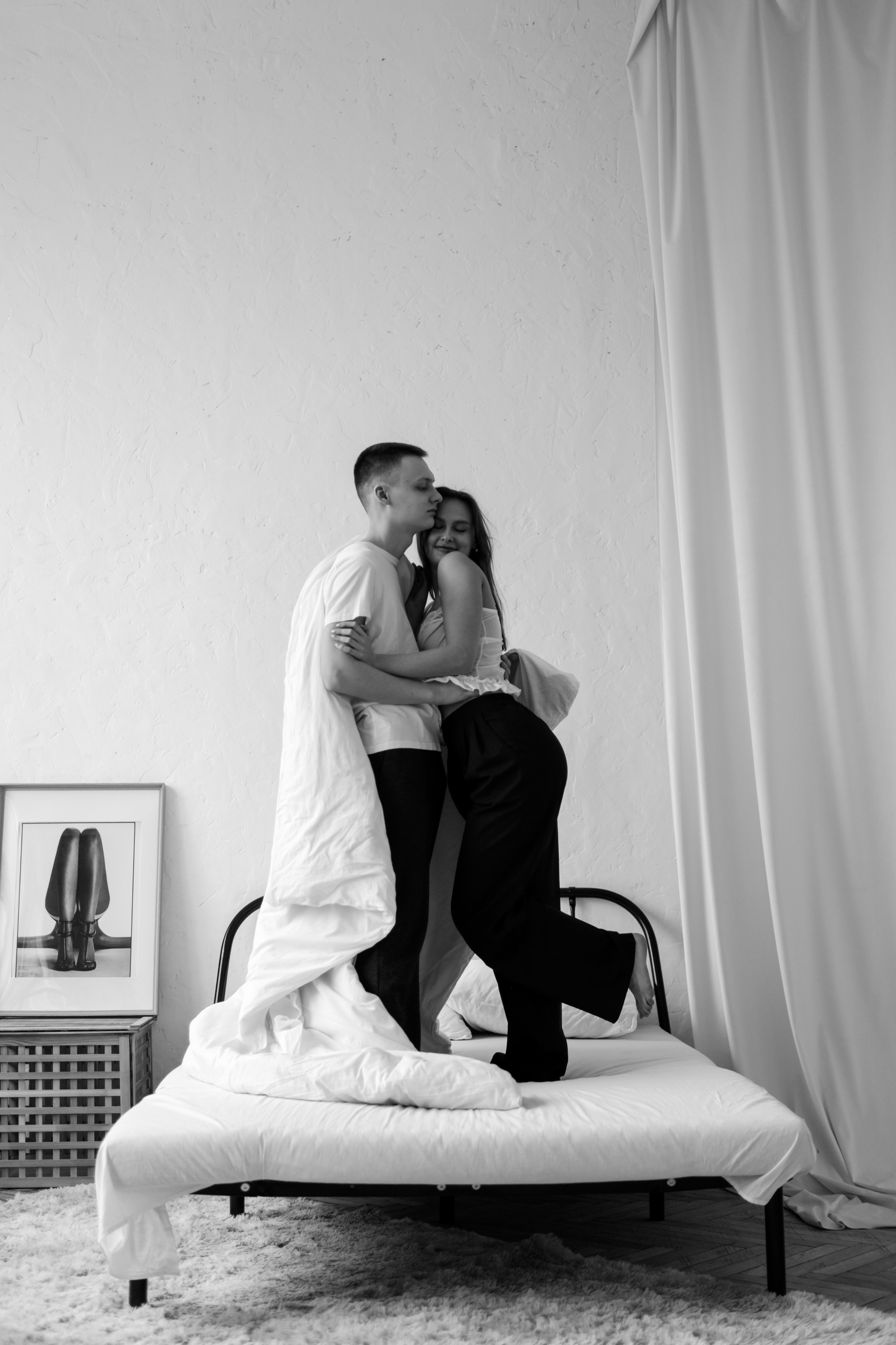 MORNING STORY. Lens Captures Life