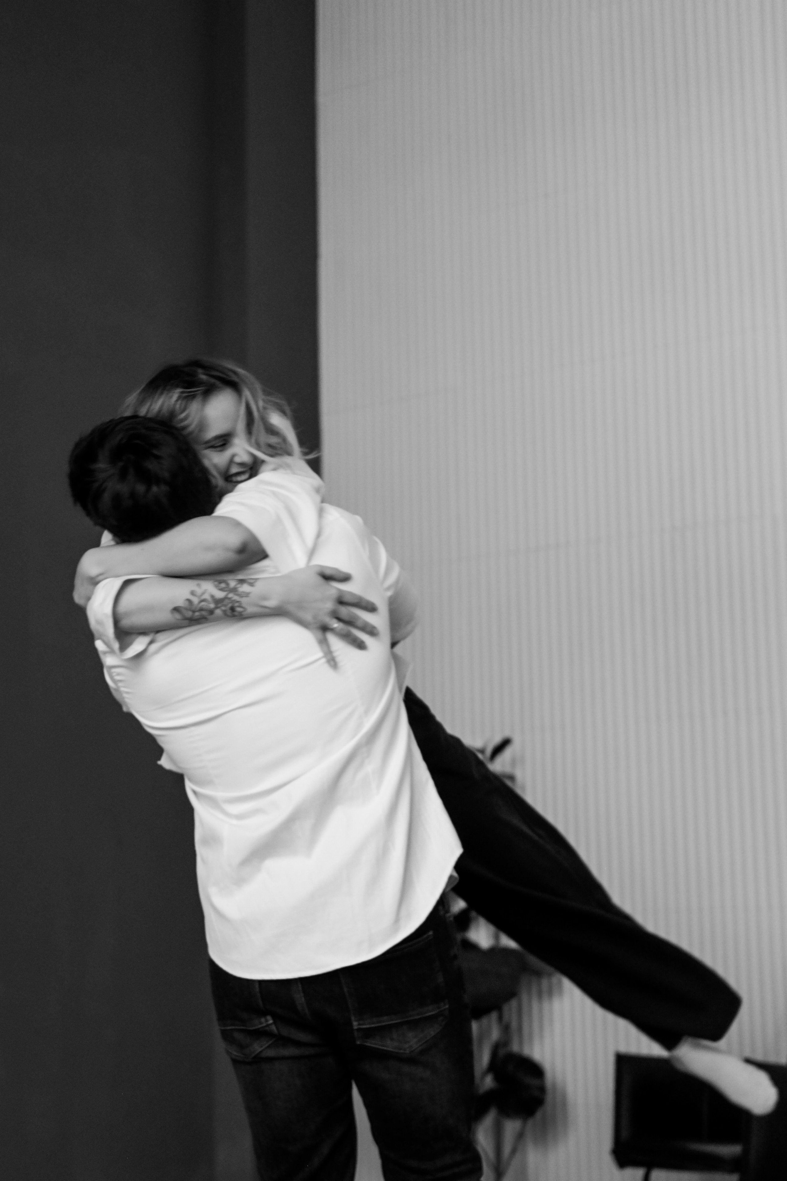 NEWLYWEDS. Lens Captures Life