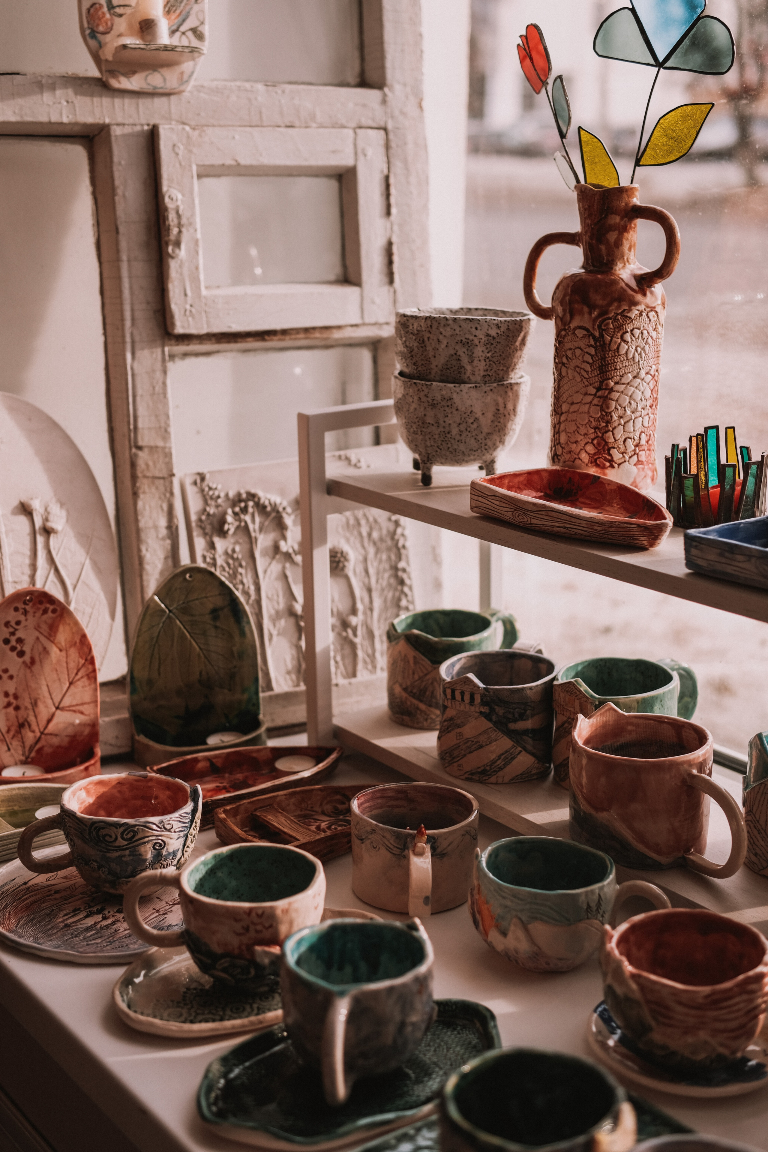 Food and Ceramics. Lens Captures Life