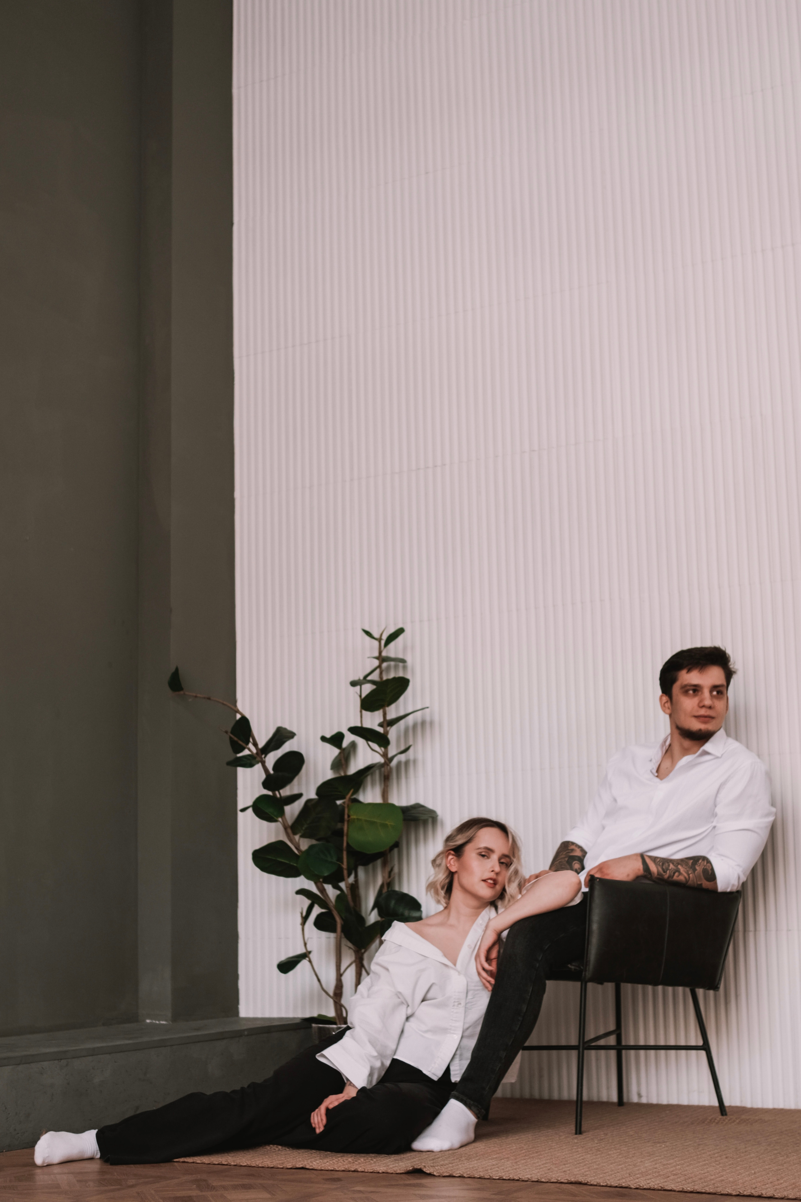 NEWLYWEDS. Lens Captures Life