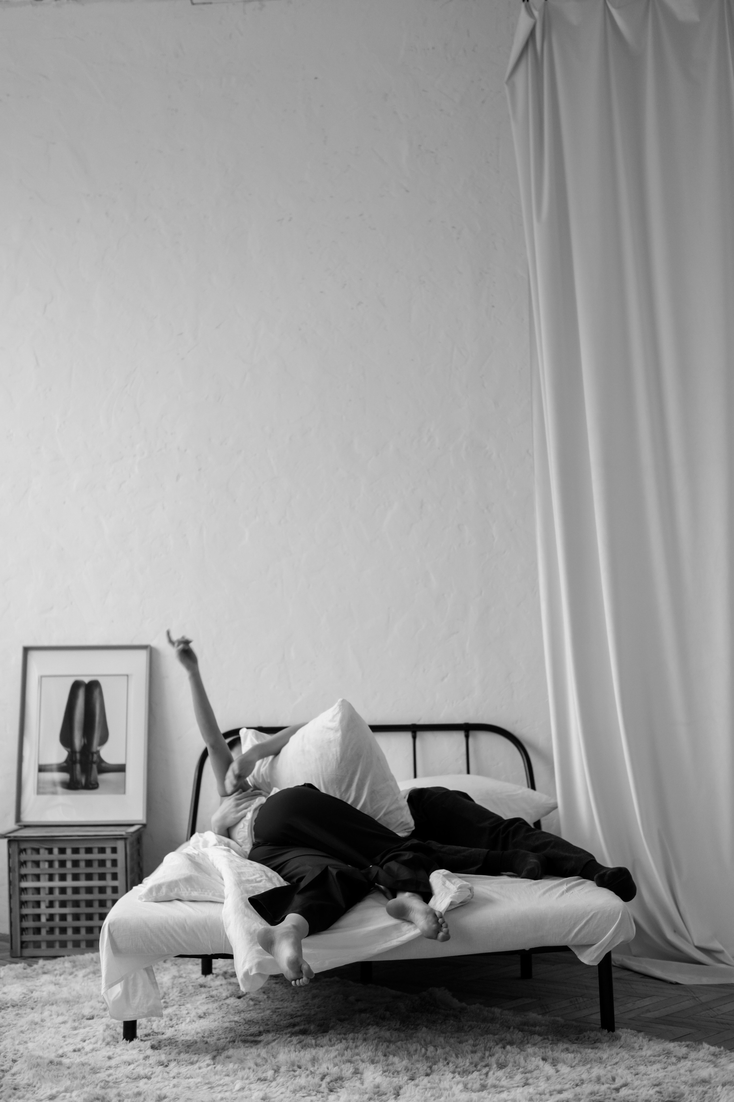 MORNING STORY. Lens Captures Life