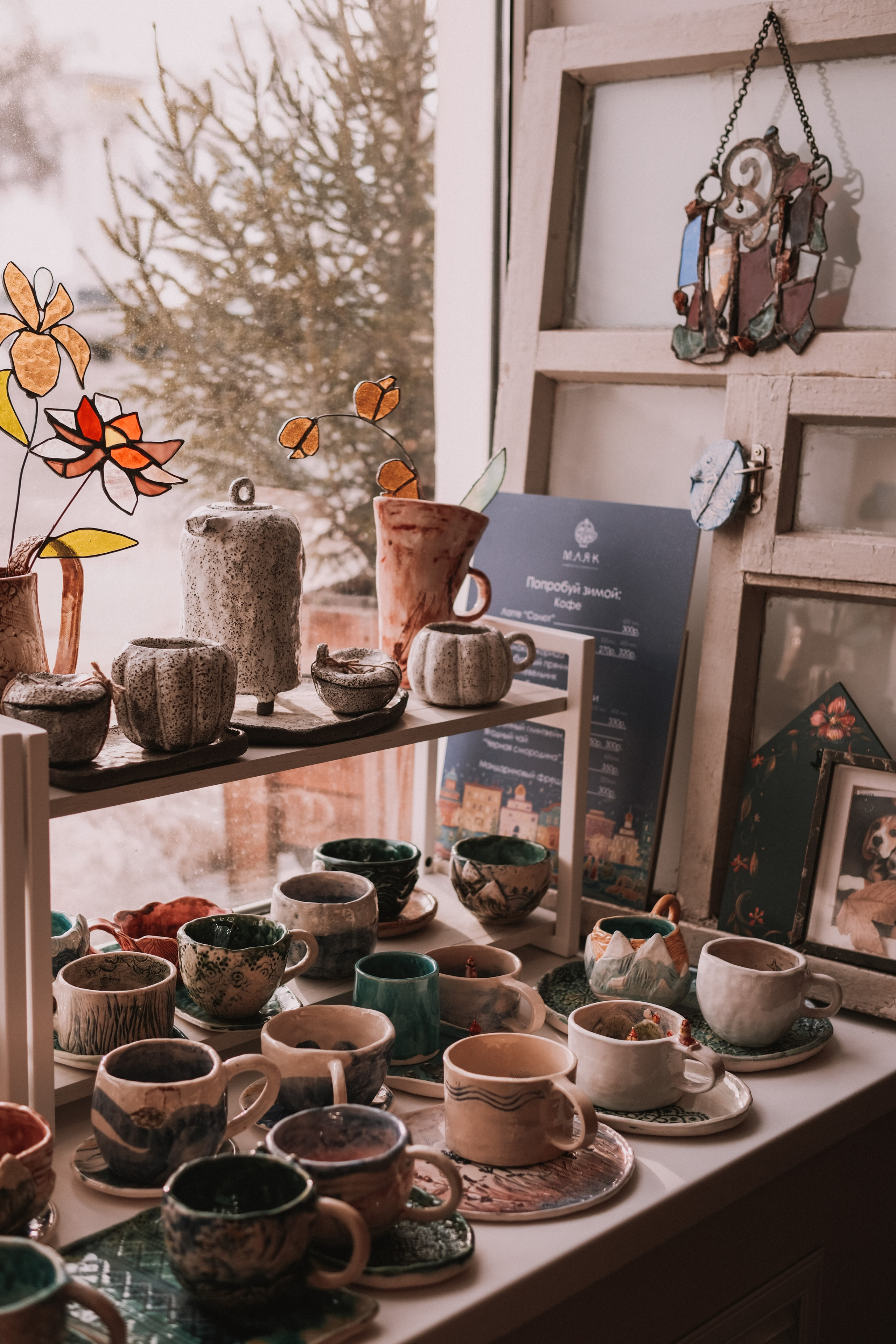 Food and Ceramics. Lens Captures Life