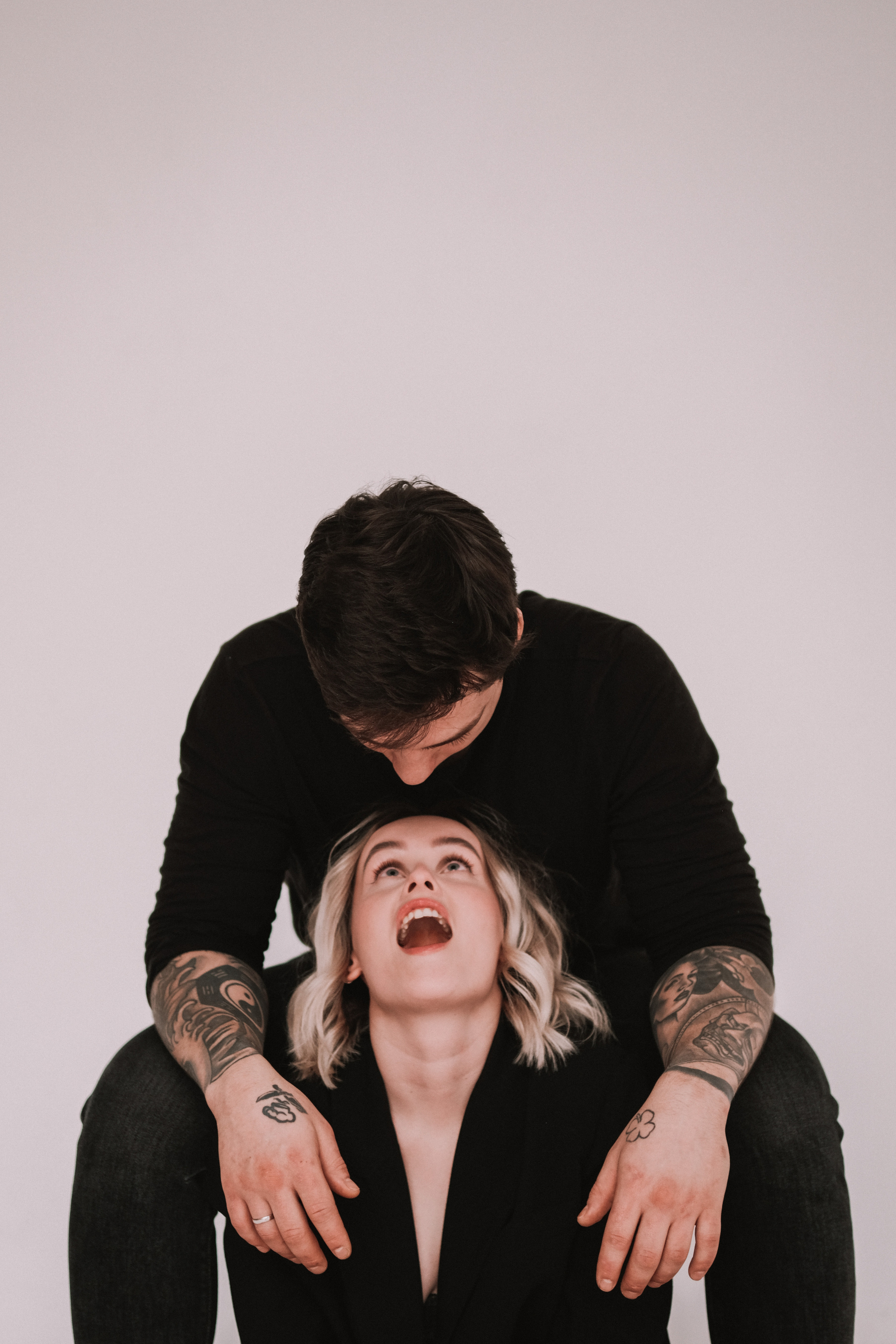 NEWLYWEDS. Lens Captures Life