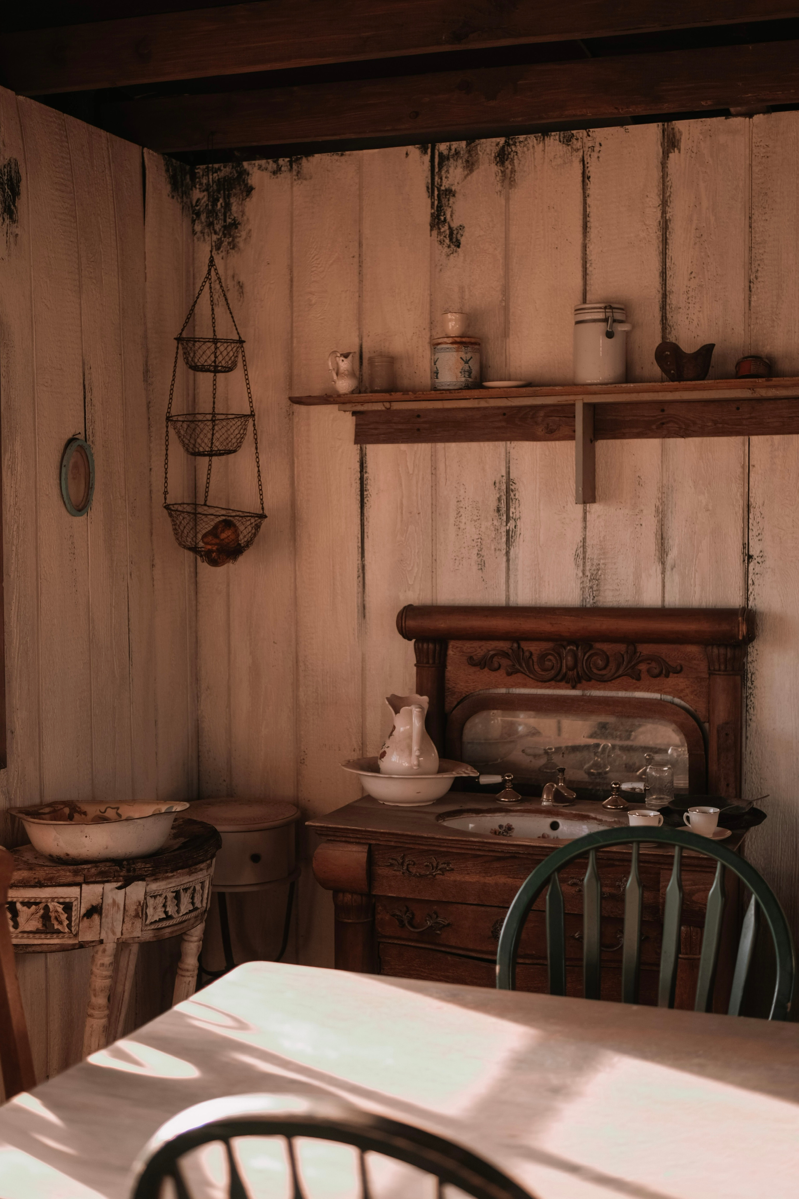 LOVE STORY IN GHOST TOWN. Lens Captures Life