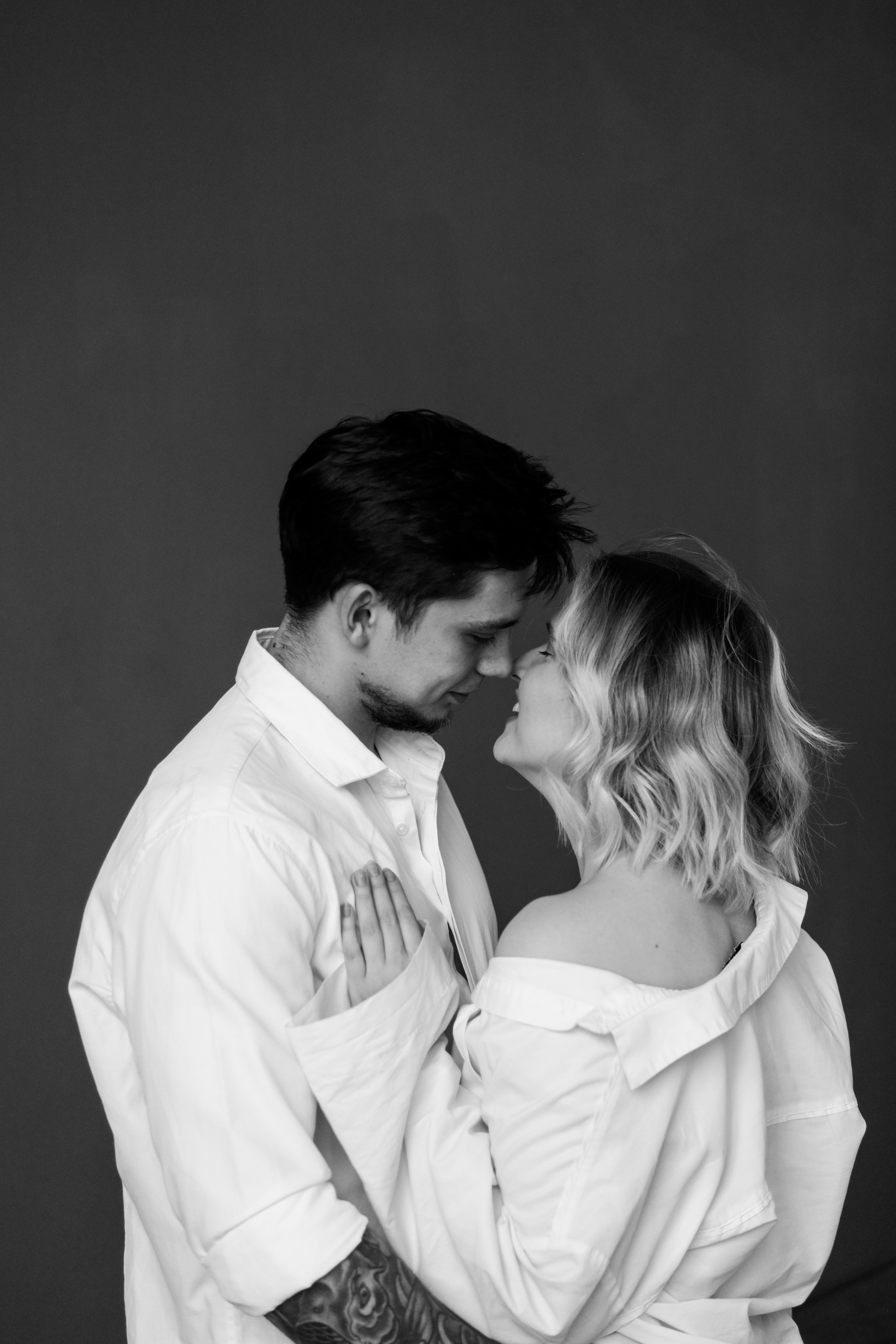 NEWLYWEDS. Lens Captures Life