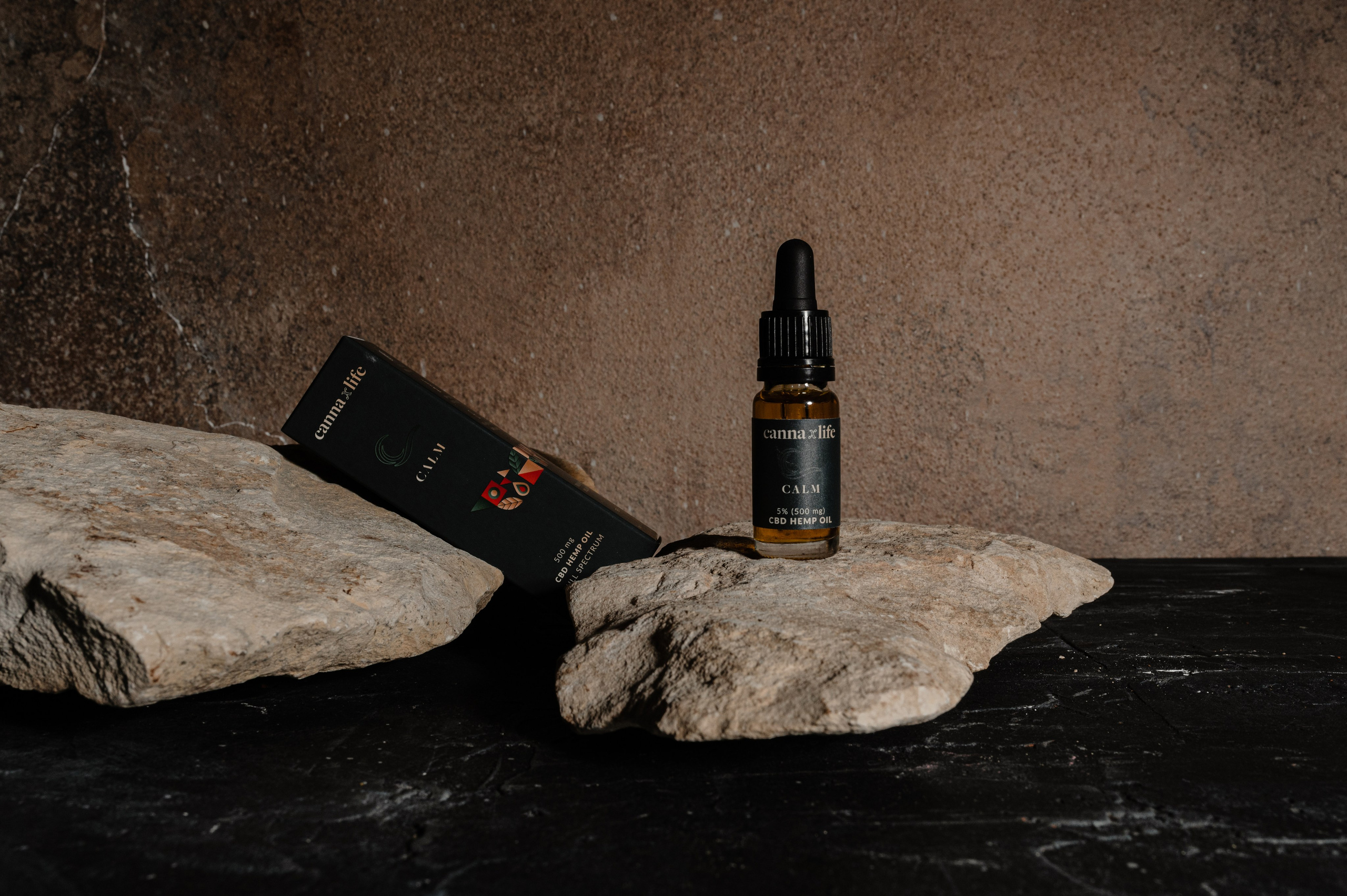 CannaXlife CBD products. ANNA-MARIA PHOTO CONTENT CREATOR — фотограф, эстет, художник и визуальный эксперт в Instagram, работающий в Праге