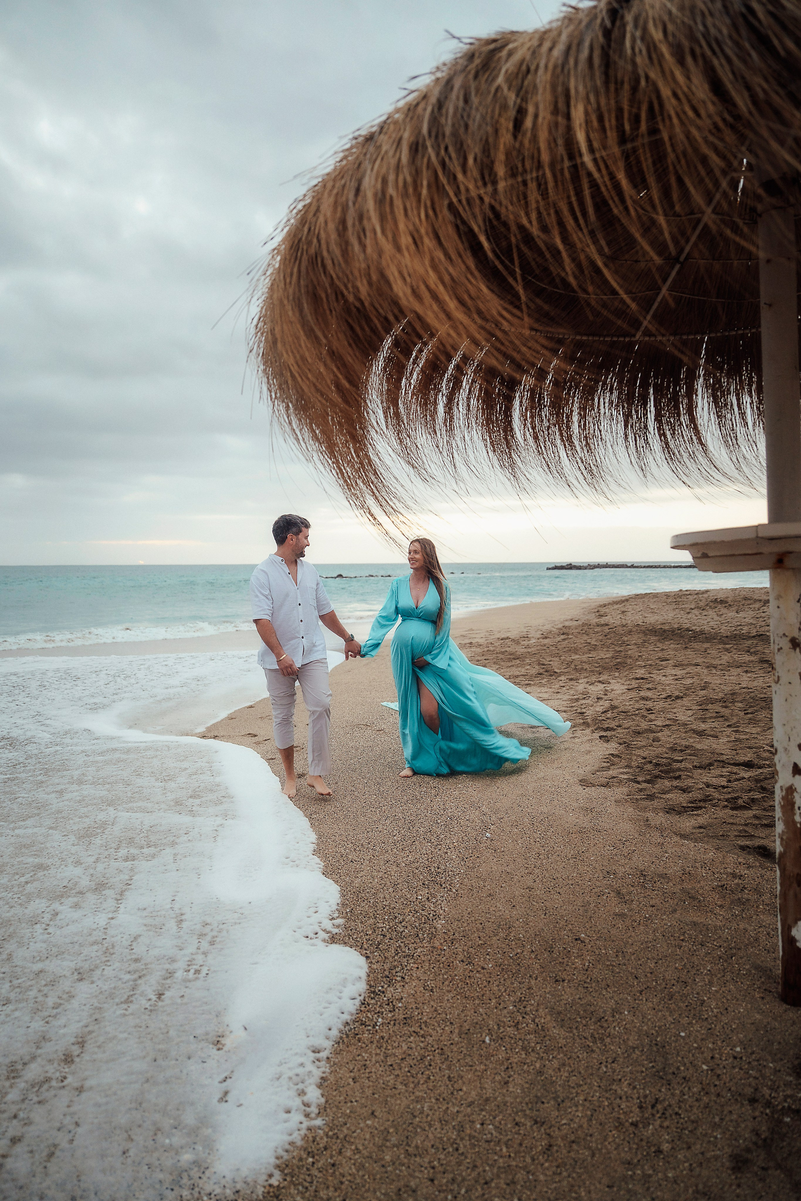 Pregnancy. Family, newborn, maternity, wedding, couple, proposal photographer in Tenerife | Flying dress photoshoots | Tania Bonnet