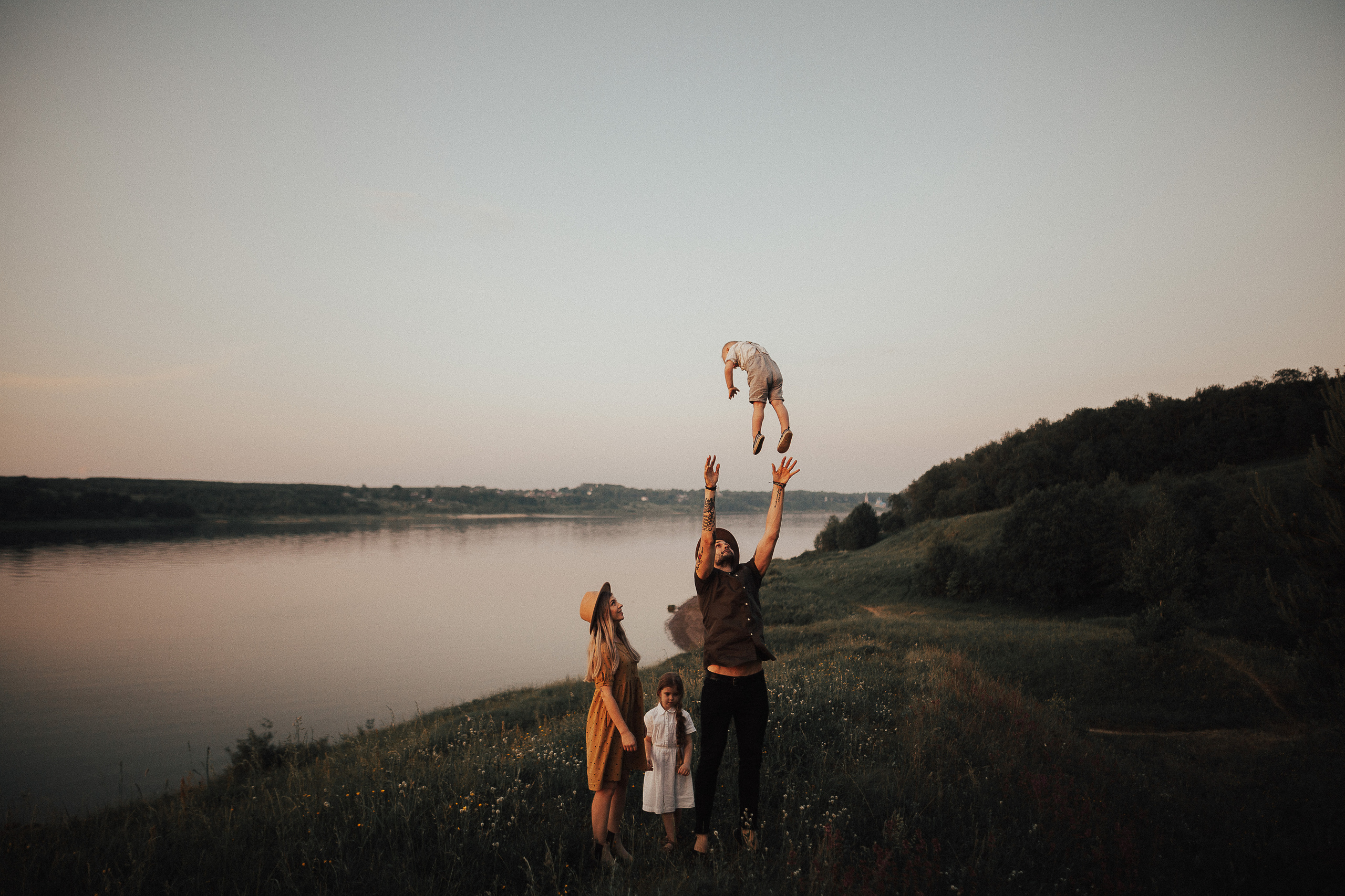Виктория, Кирилл, Эмилия и Даниэль. Свадебный и семейный фотограф | Тбилиси Грузия | Alex and Polly
