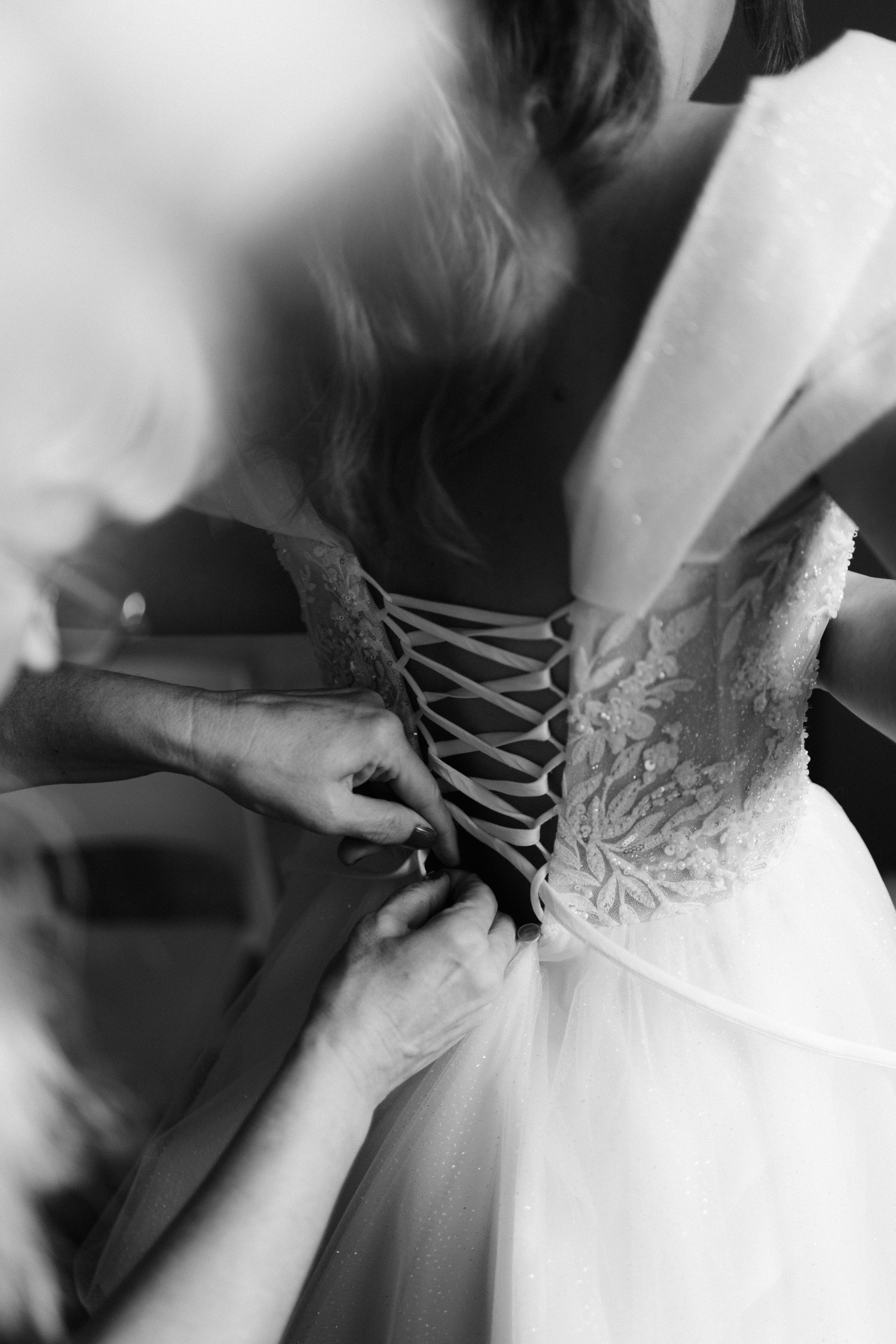 Autumn Wedding in the Vineyards of Piedmont, Italy — Kristina and Daniele. Liza Bizzaro — Italy Wedding, Love Story & Portrait Photographer in Milan, Turin, Piedmont and Across Italy