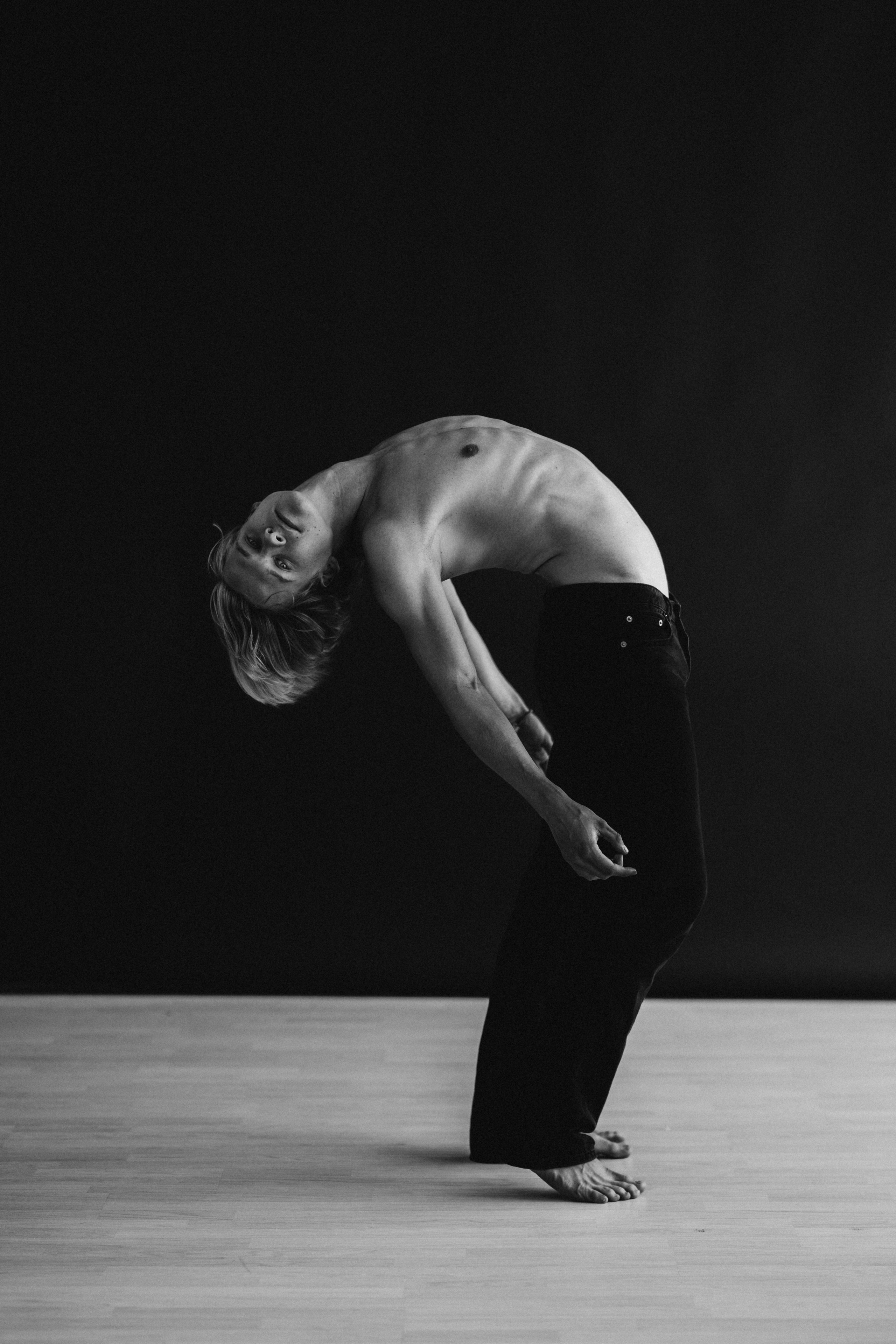 DANCERS. Victoria Olonen – Cinematic Portrait Artist | Helsinki & Europe