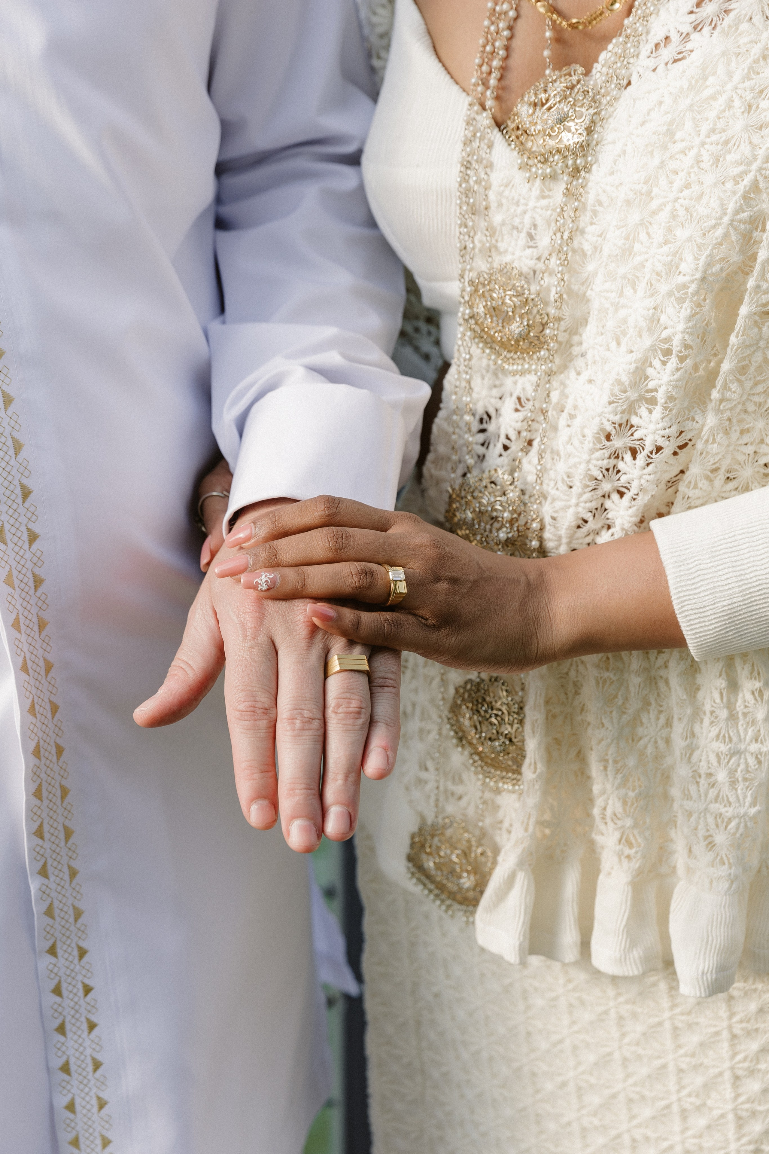 Thesakaya and Kevin. Photographer Anna Nazarenko