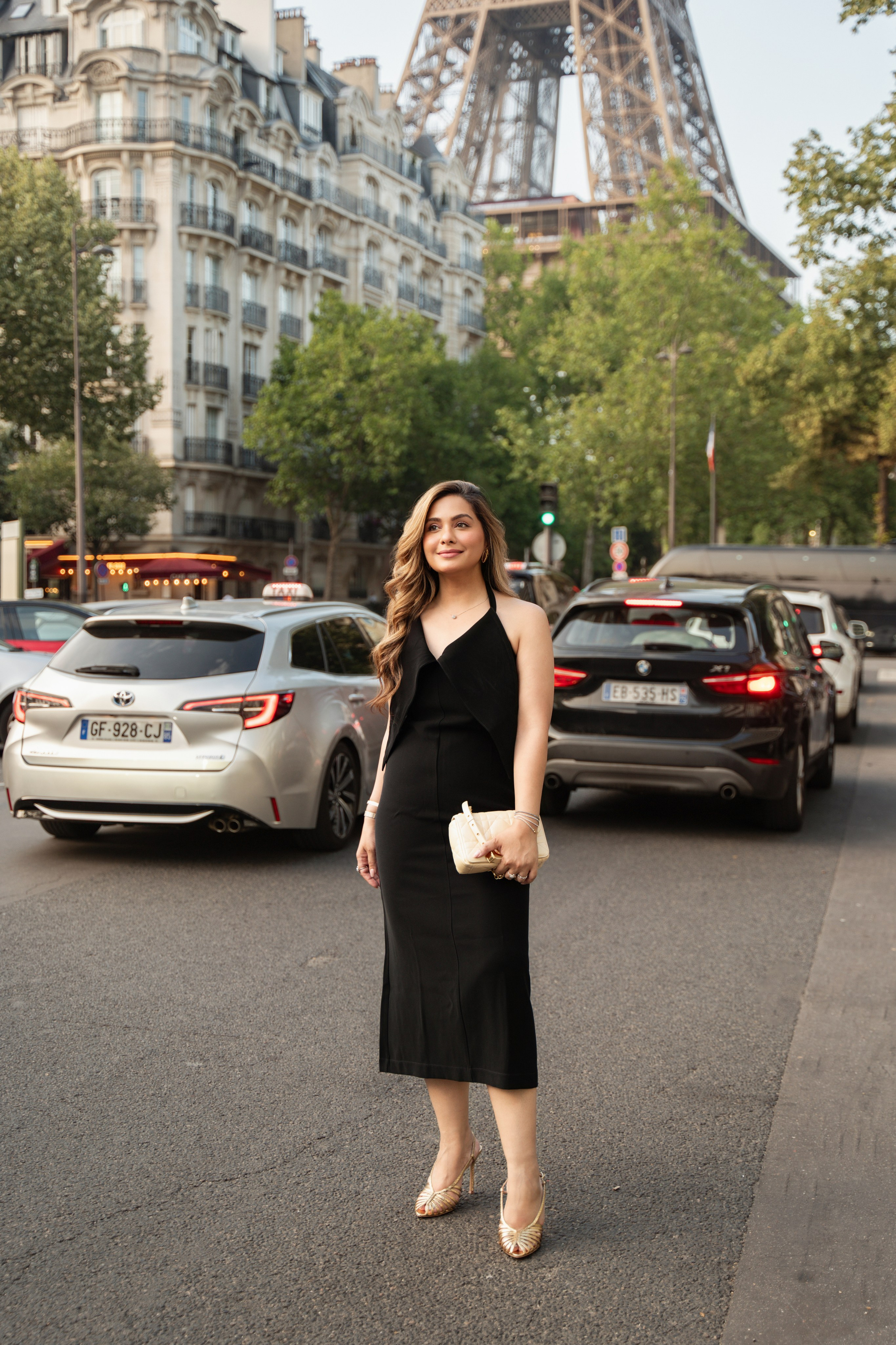 Megha (1 hour). Photographer in Paris|Solo and groups, portraits & content, couples photo-shoot in Paris at the best locations