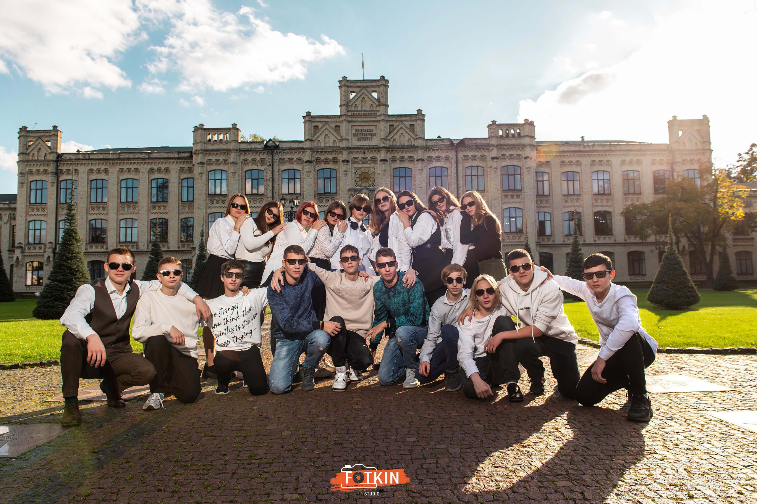 Випускний альбом для 9 та 11 класу замовити в Києві. Випускні альбоми фотокниги Київ та Дніпро