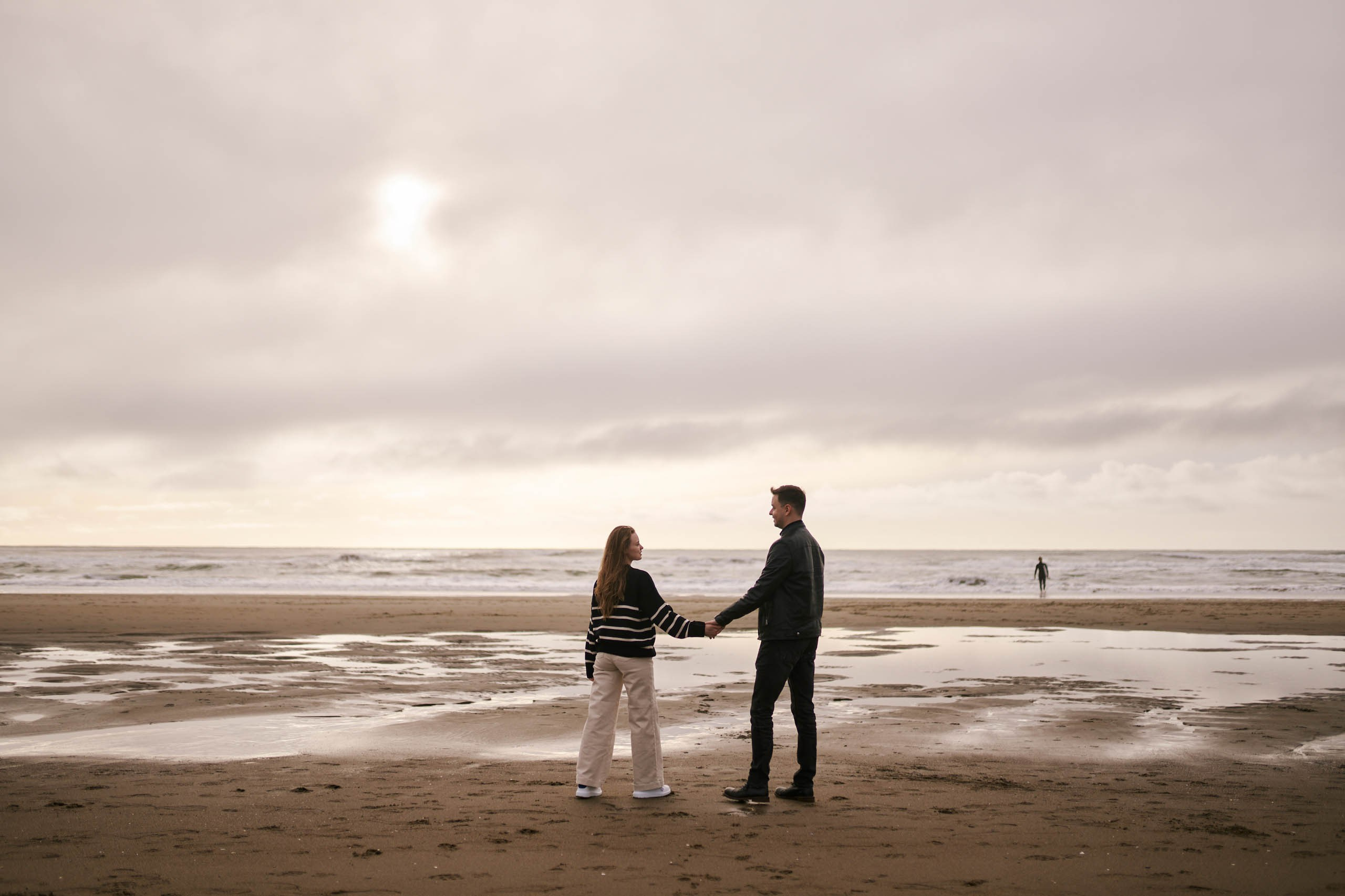 Ocean Beach Couple Photoshoot in San Francisco — Candid Lifestyle Sunset Session by Bay Area Life Studio. Bay Area Life | Event, Wedding & Commercial Photography Agency
