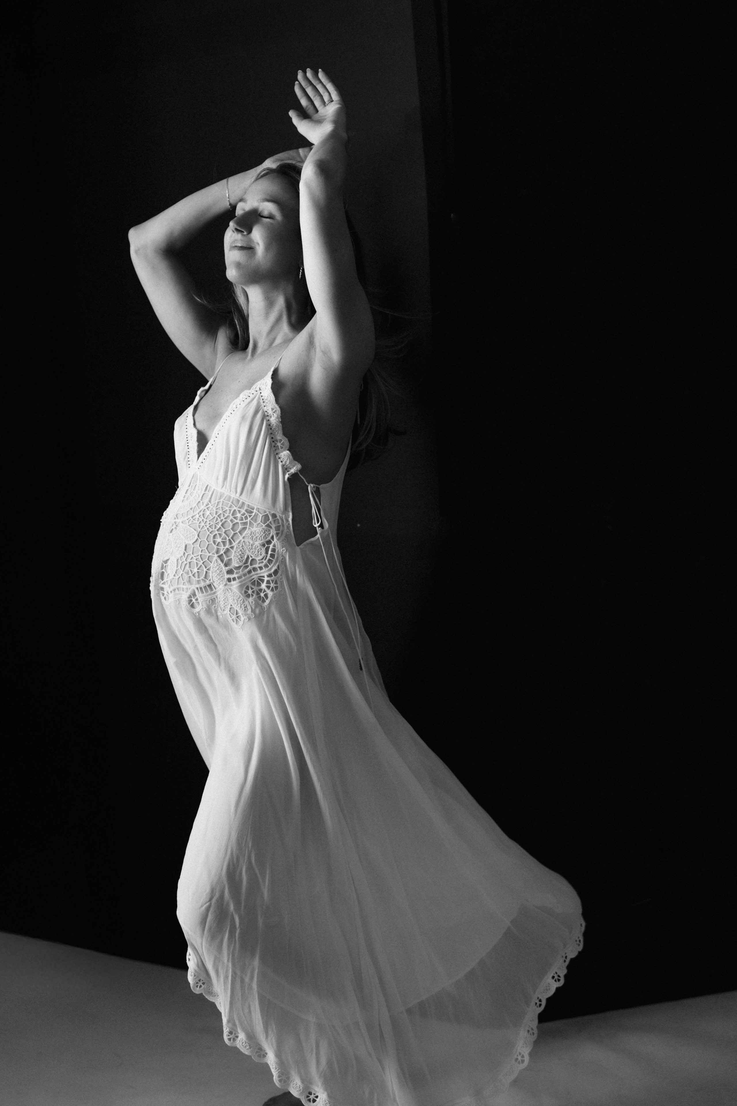 Modern maternity photographer in Long Island New York