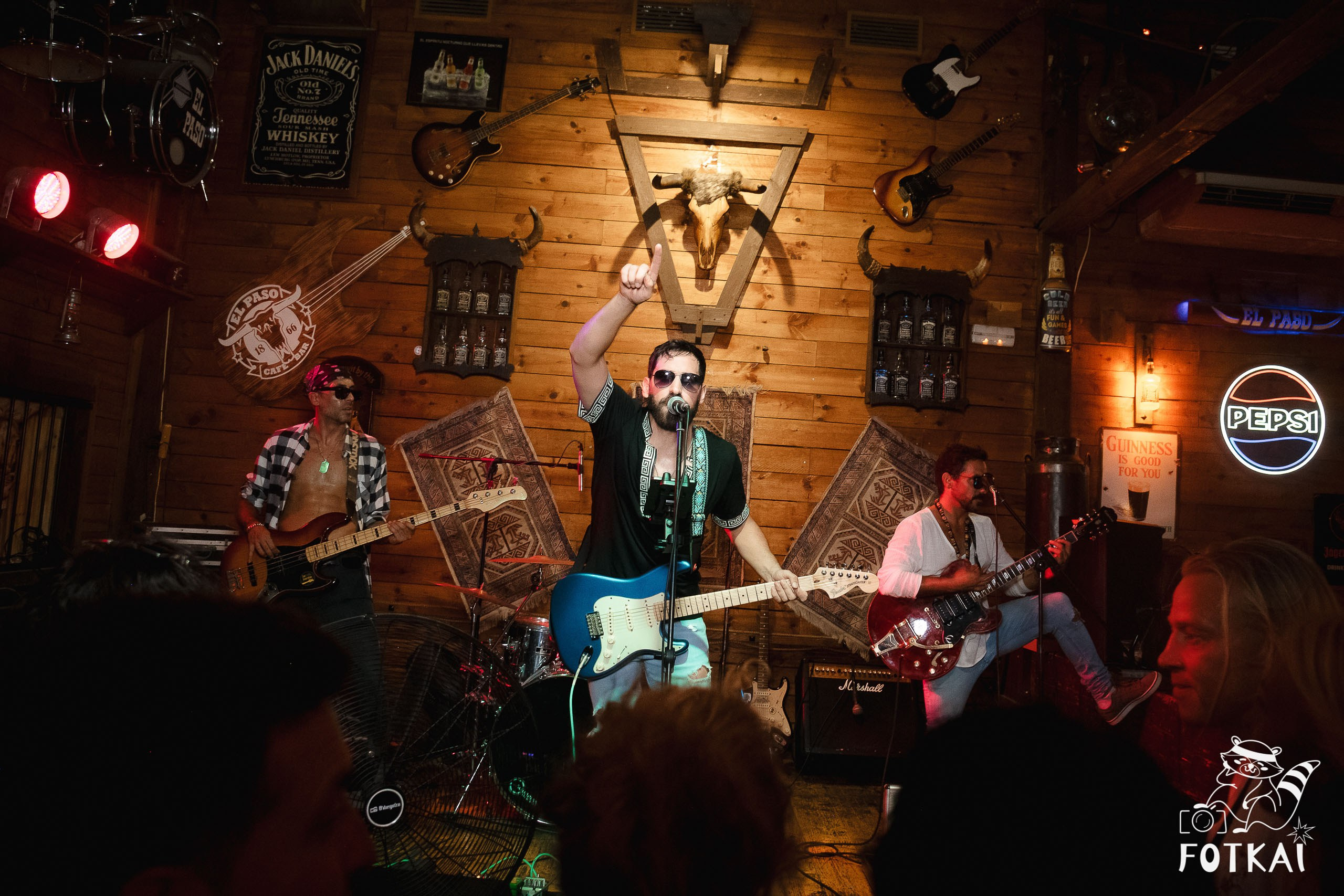 Stones of the Coast en El Paso Rock Bar Torrevieja: Reportaje fotográfico 20.09.25 | FOTKAI