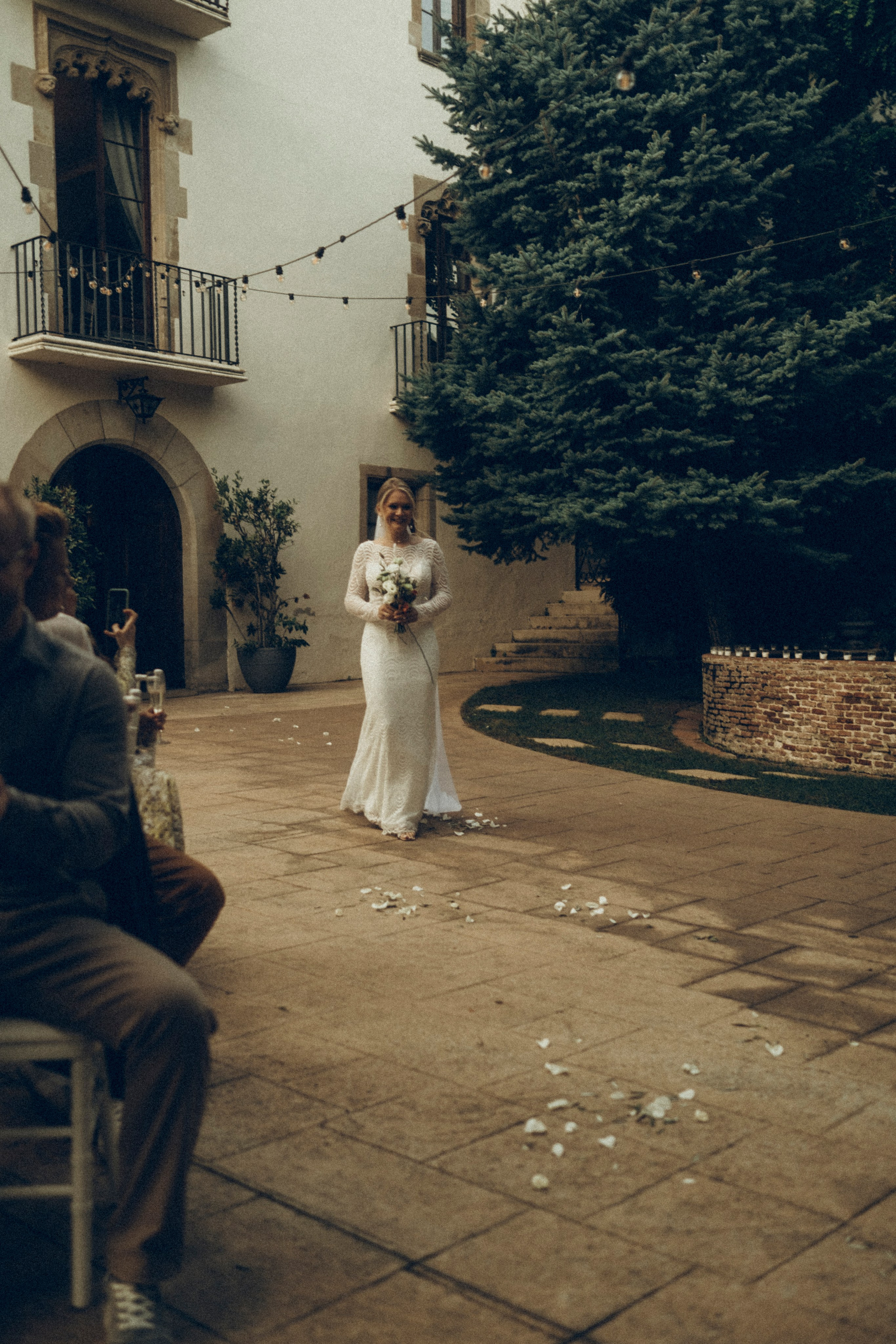 Nadezhda & Dmitry. Masia Mas Coll. Paola wedding photographer / videographer in Barcelona