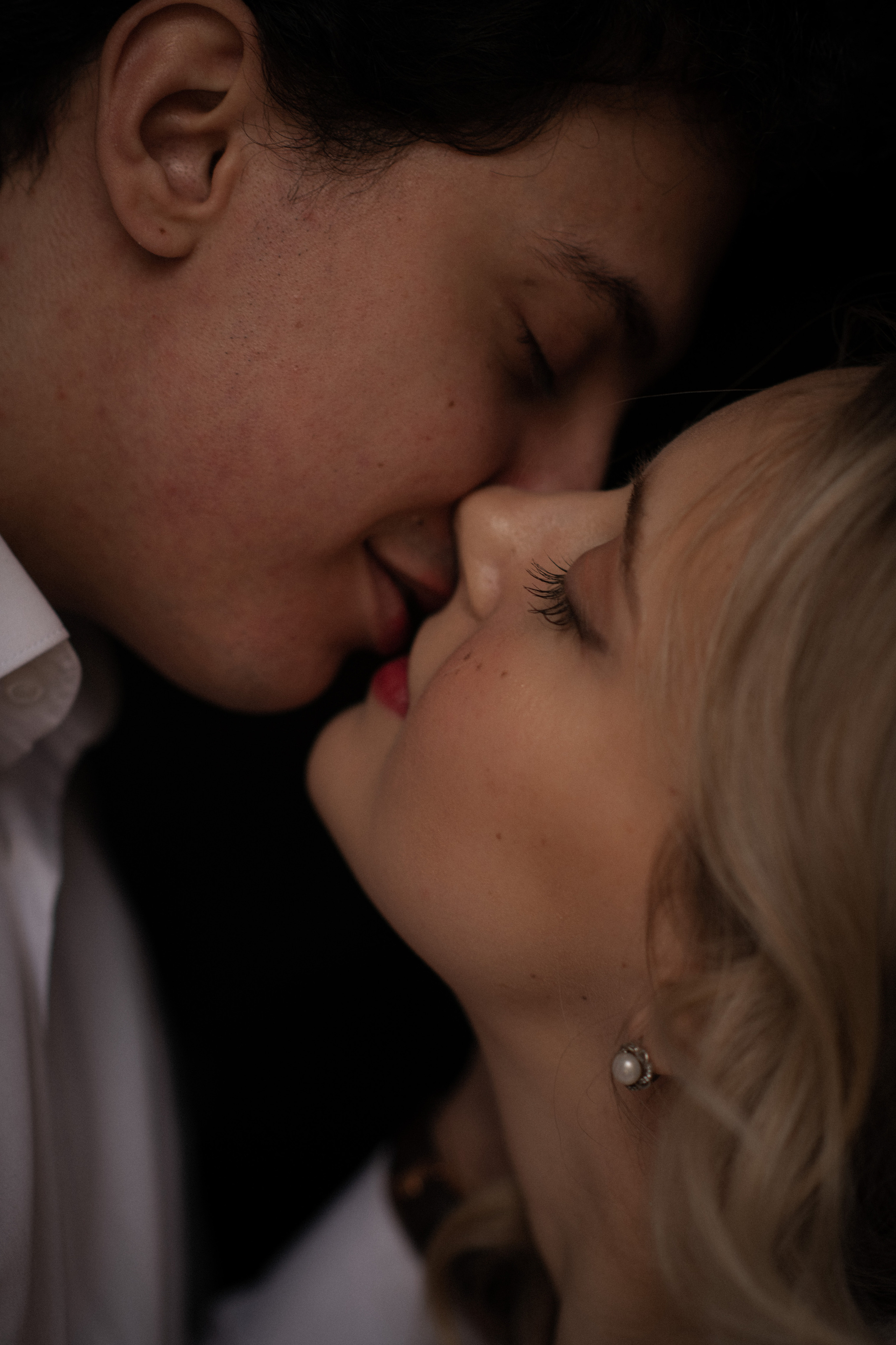 Romantic micro-wedding photoshoot. Wedding & Family photographer in County Donegal and Dublin, Ireland