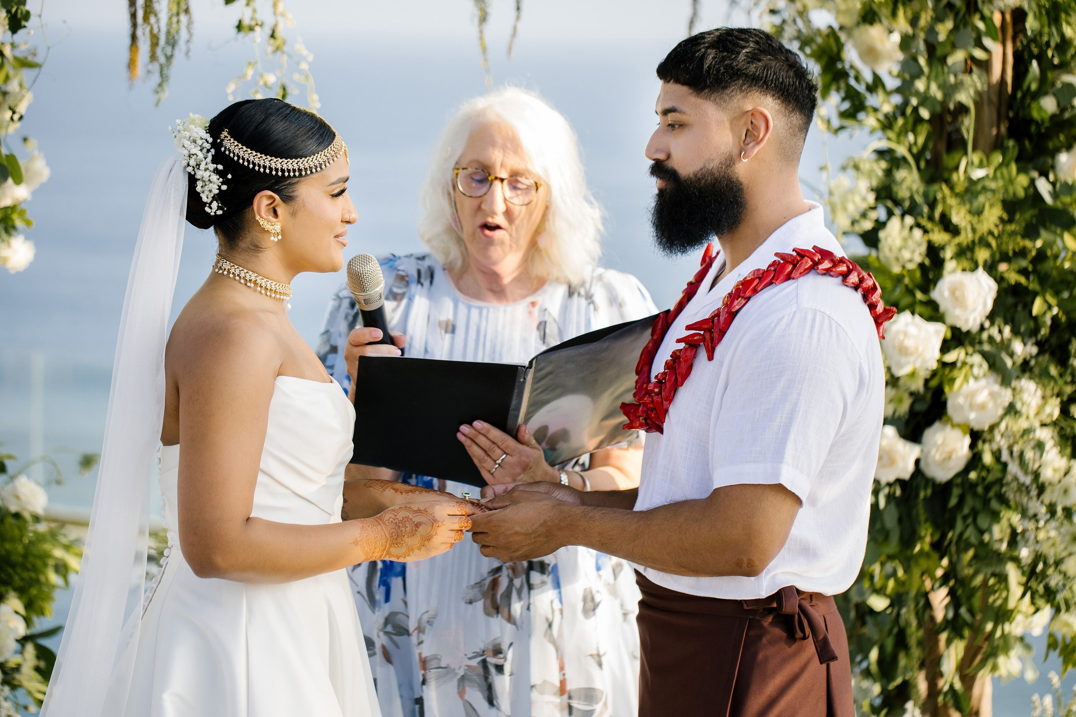 Big funny wedding with guests in paradise Bali island. Get.it.feel — Aesthetic Photography and Videography