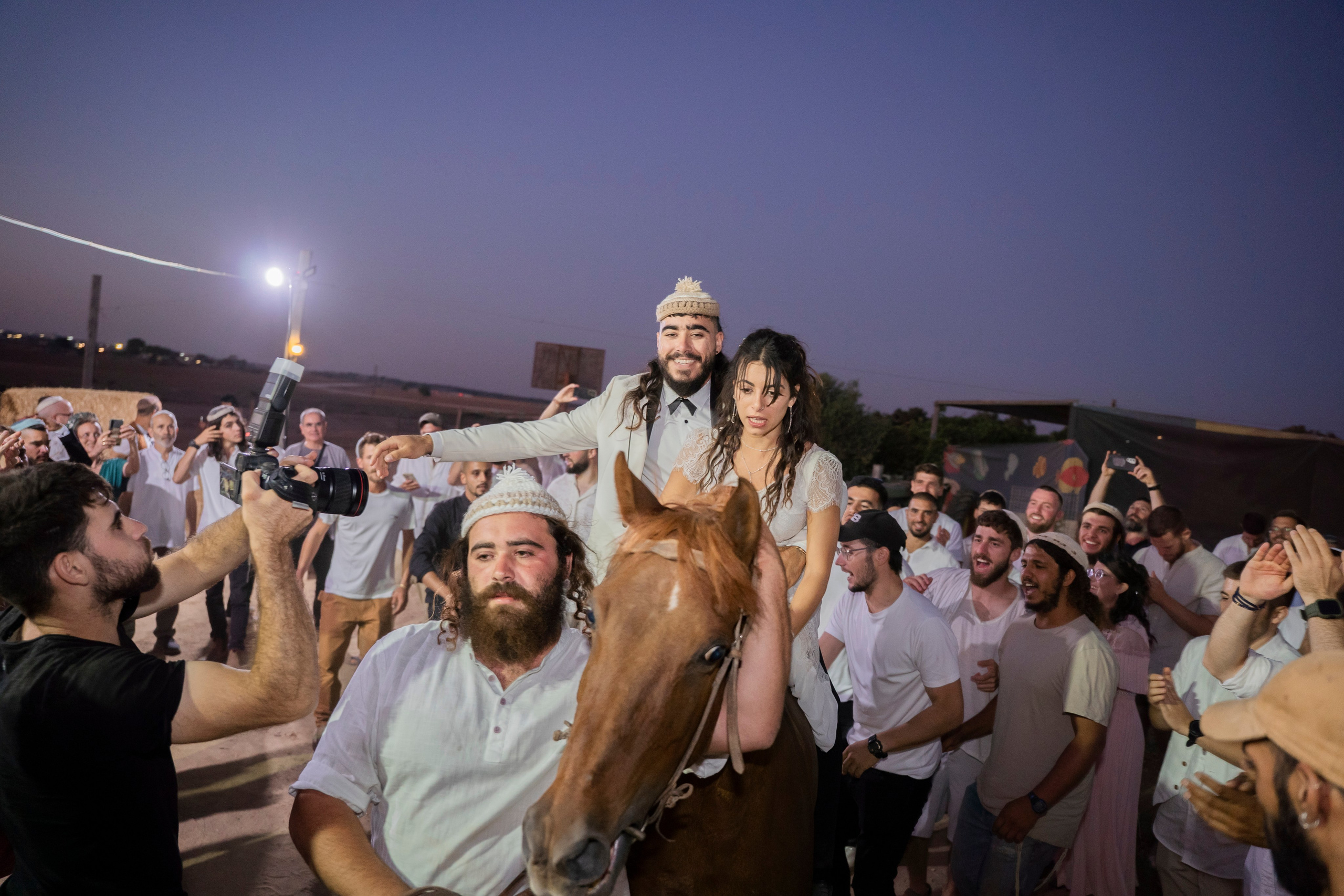 אביה ואחיה. יוסף מזרחי צילום חתונה, ברית וזוגיות. צלם מקצועי שאוהב להוציא אתכם הכי יפים ברגעים הכי מרגשים