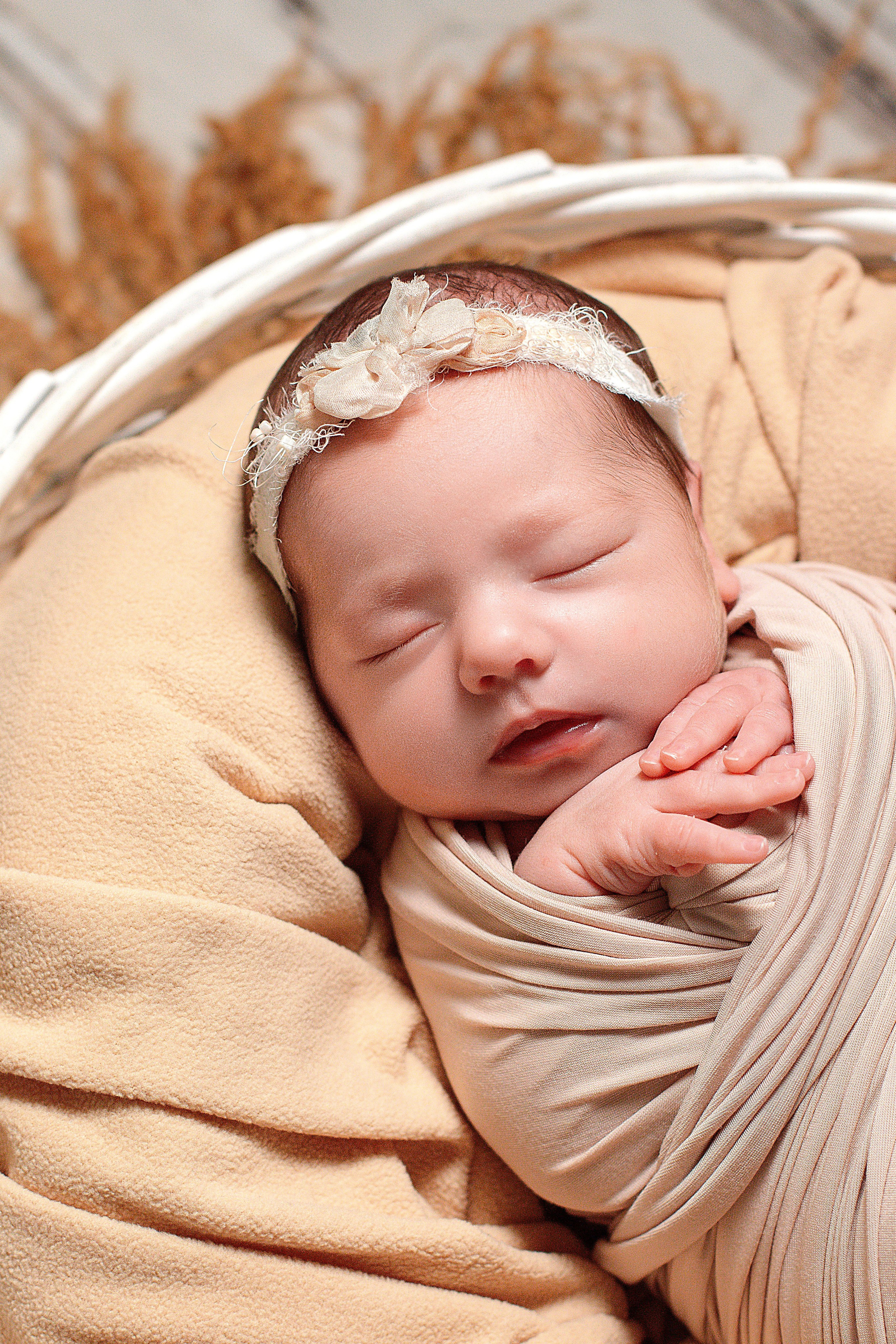 Newborn классическая. Детский и семейный фотограф в г. Бельцы