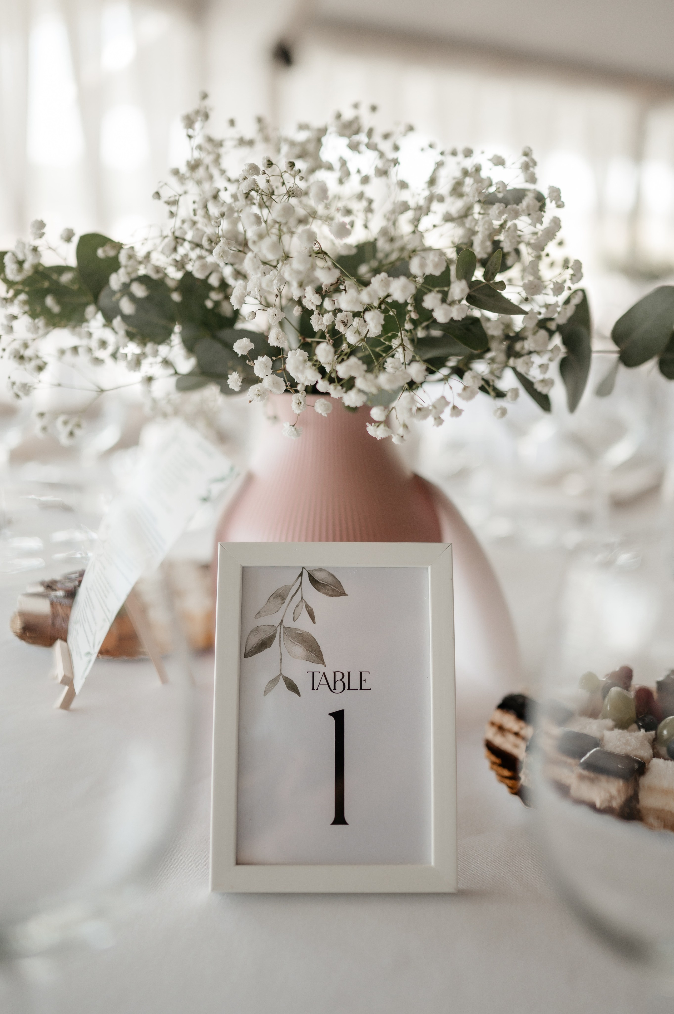 Cununie civila in aer liber si sedinta foto de cuplu. Proud Vision Weddings | Wedding Photography & Film — Servicii profesionale Foto Video Nunta Iasi