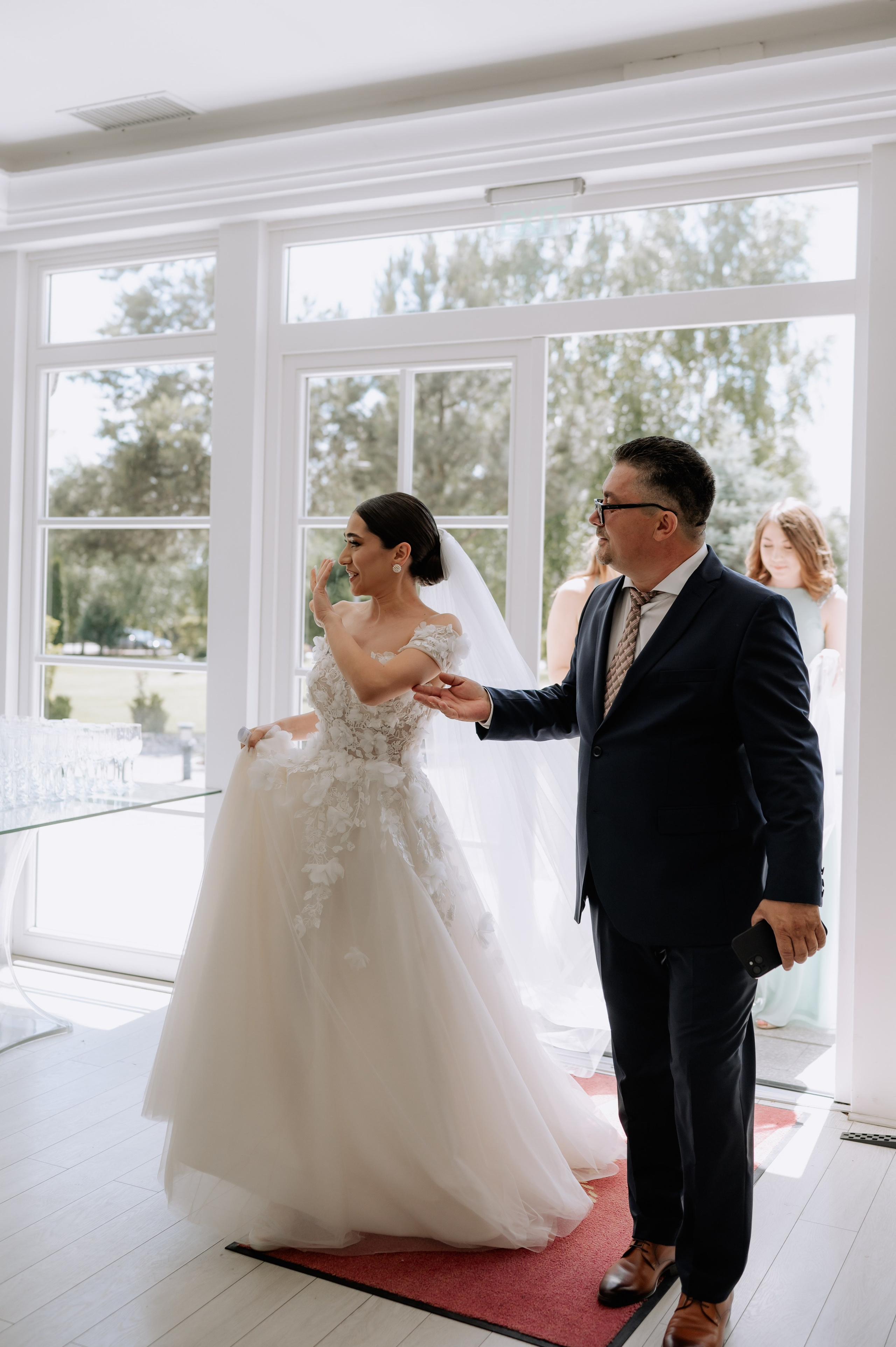 Nunta la Hotel Capitol Iasi. Proud Vision Weddings | Wedding Photography & Film — Servicii profesionale Foto Video Nunta Iasi