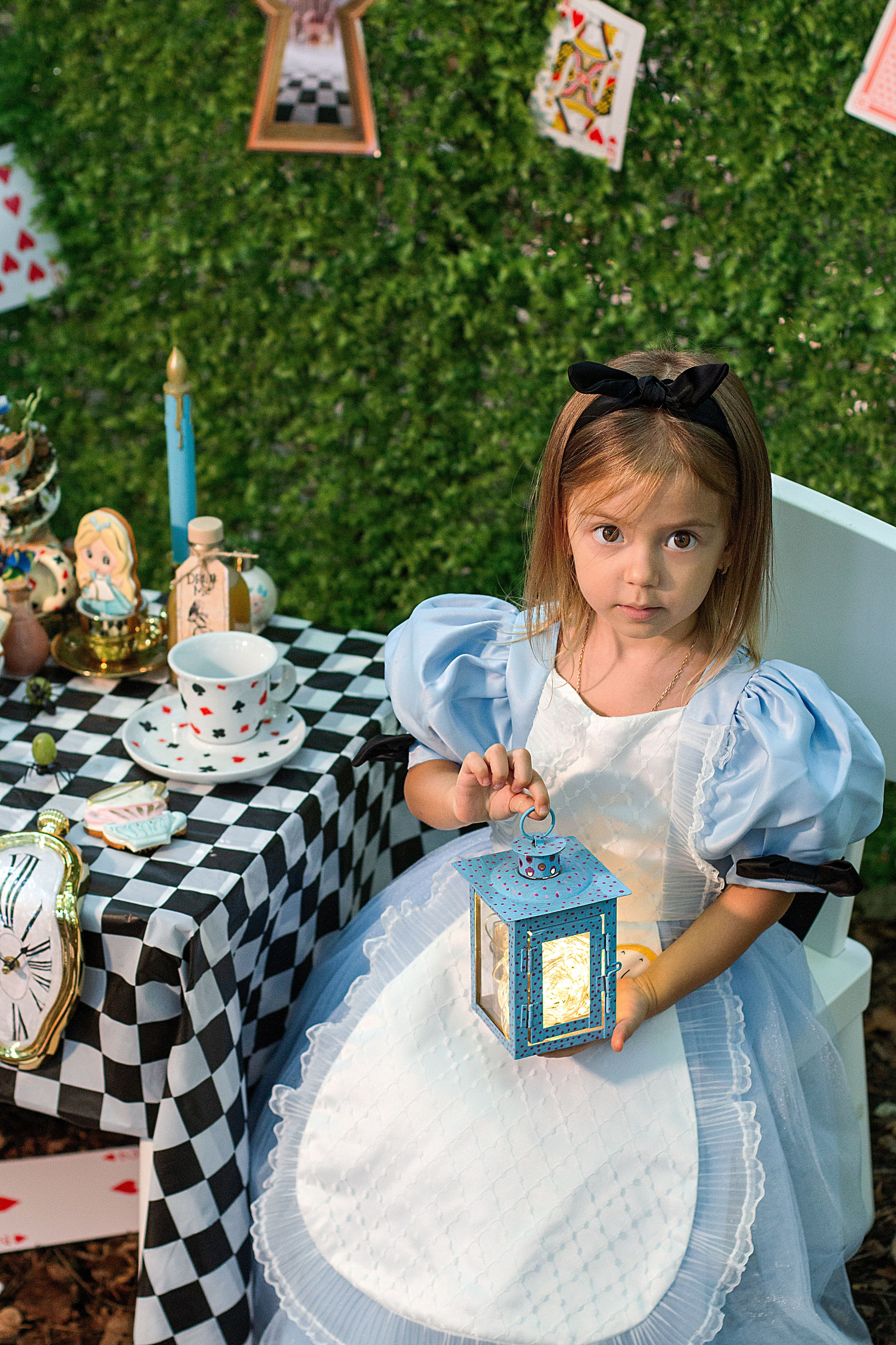 Алиса в стране чудес. Детский и семейный фотограф в г. Бельцы