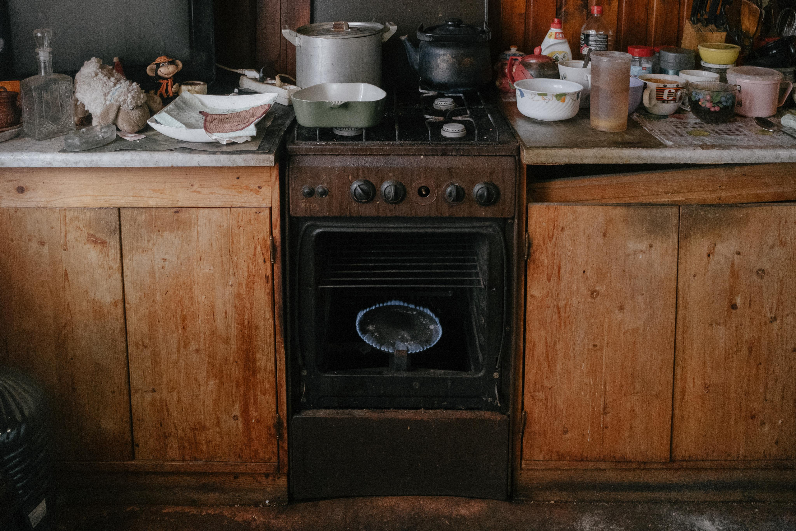 House on the road — for The Village. Photographer Anastasiya Dubrovina