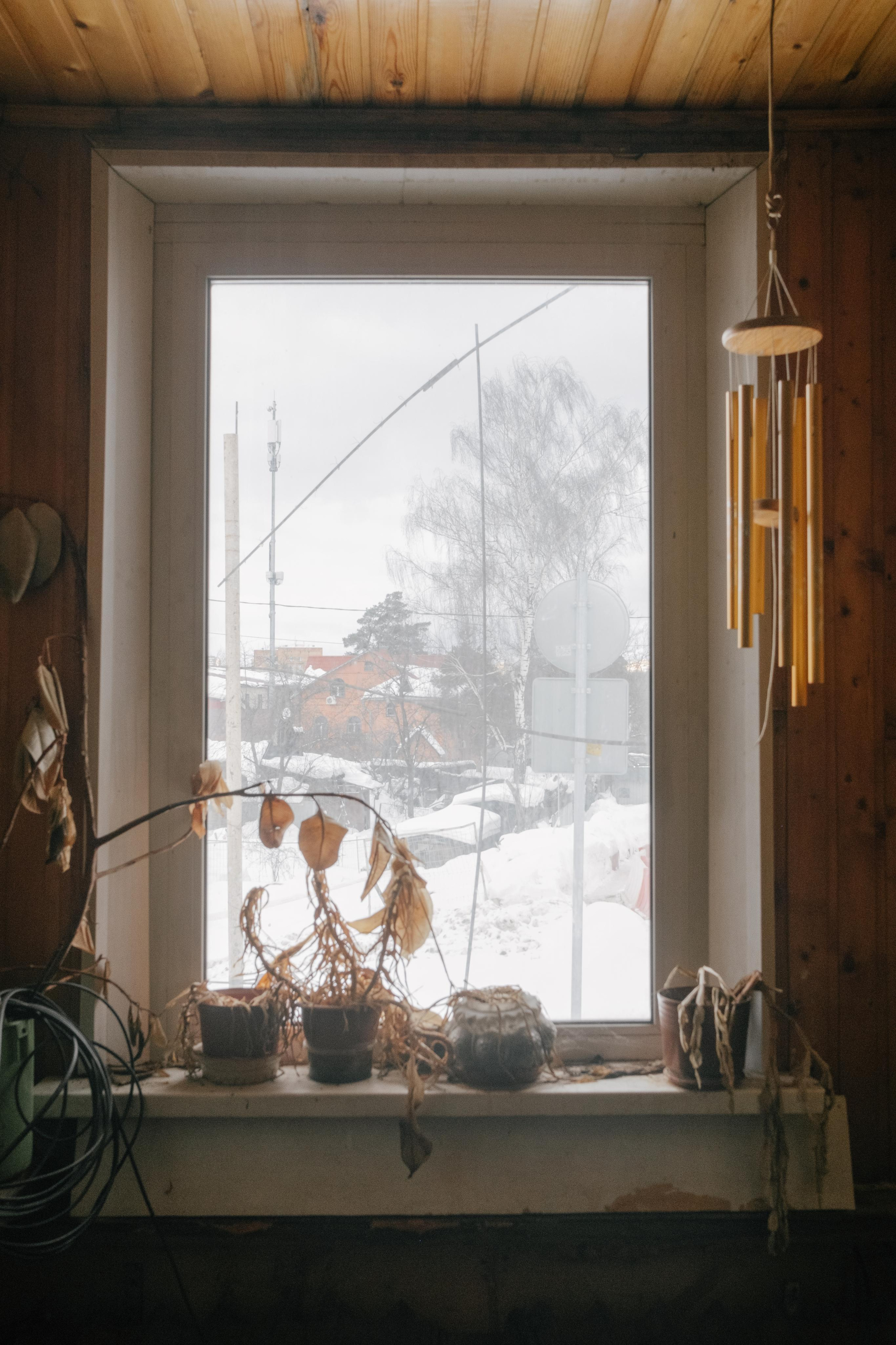 House on the road — for The Village. Photographer Anastasiya Dubrovina