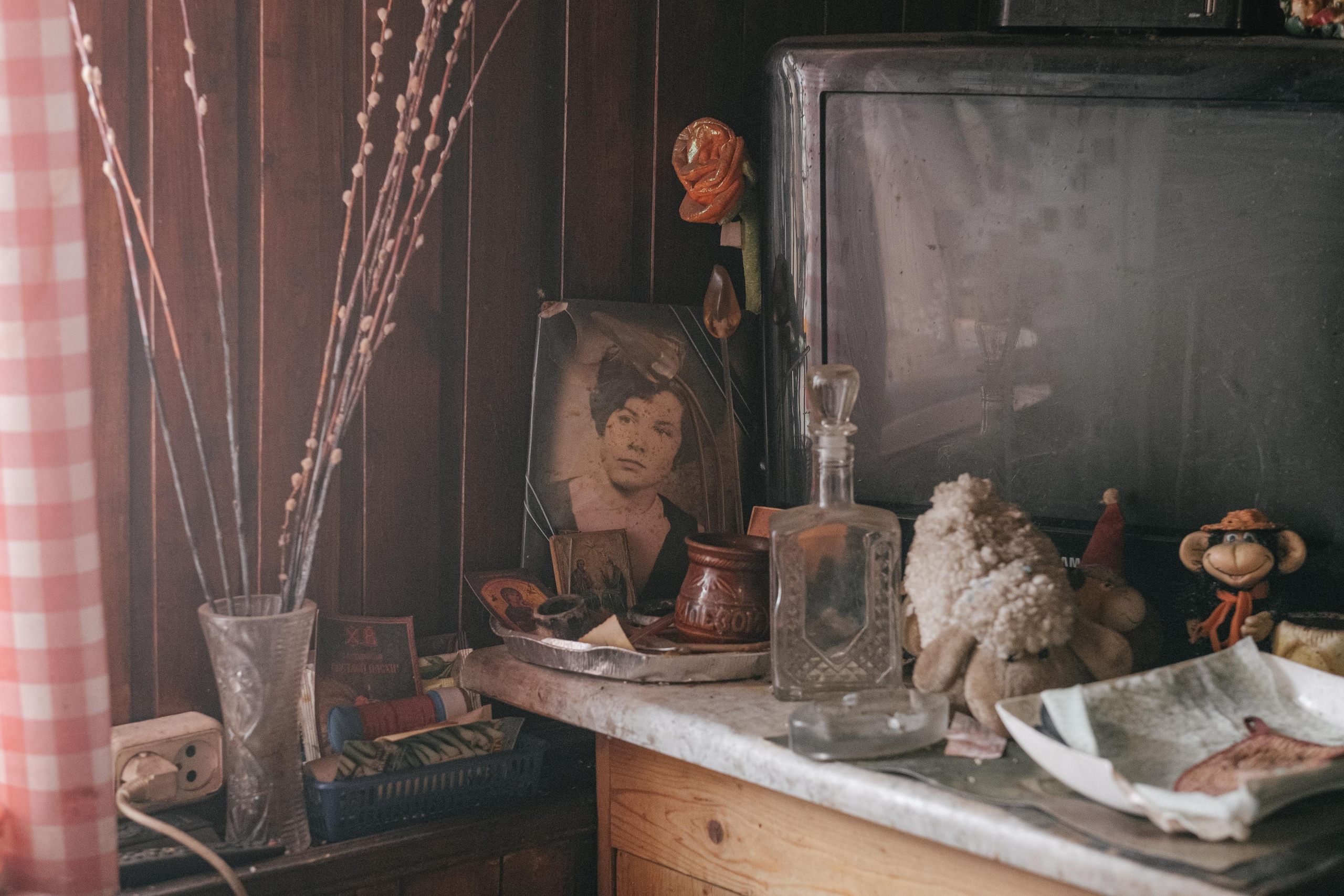 House on the road — for The Village. Photographer Anastasiya Dubrovina