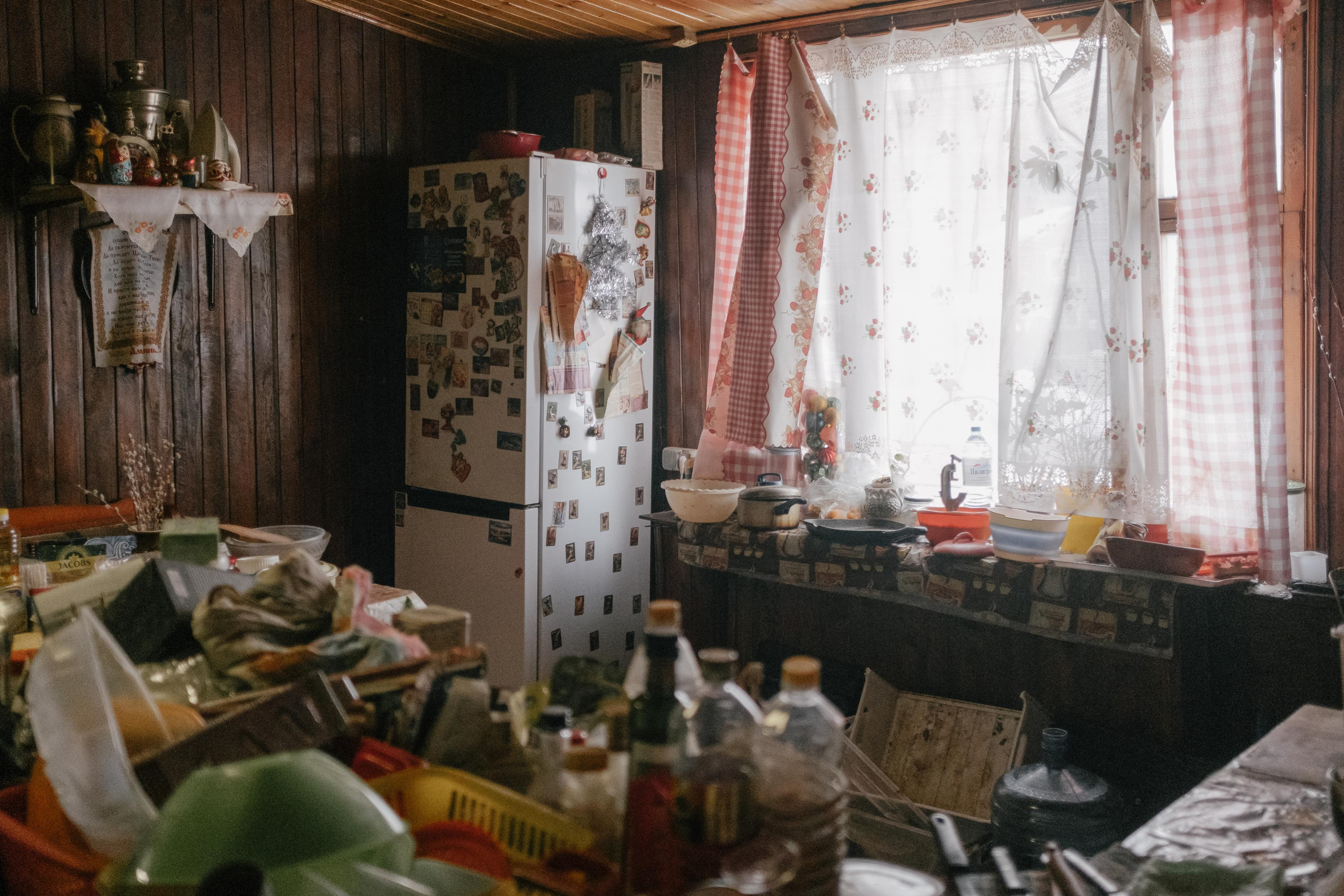 House on the road — for The Village. Photographer Anastasiya Dubrovina