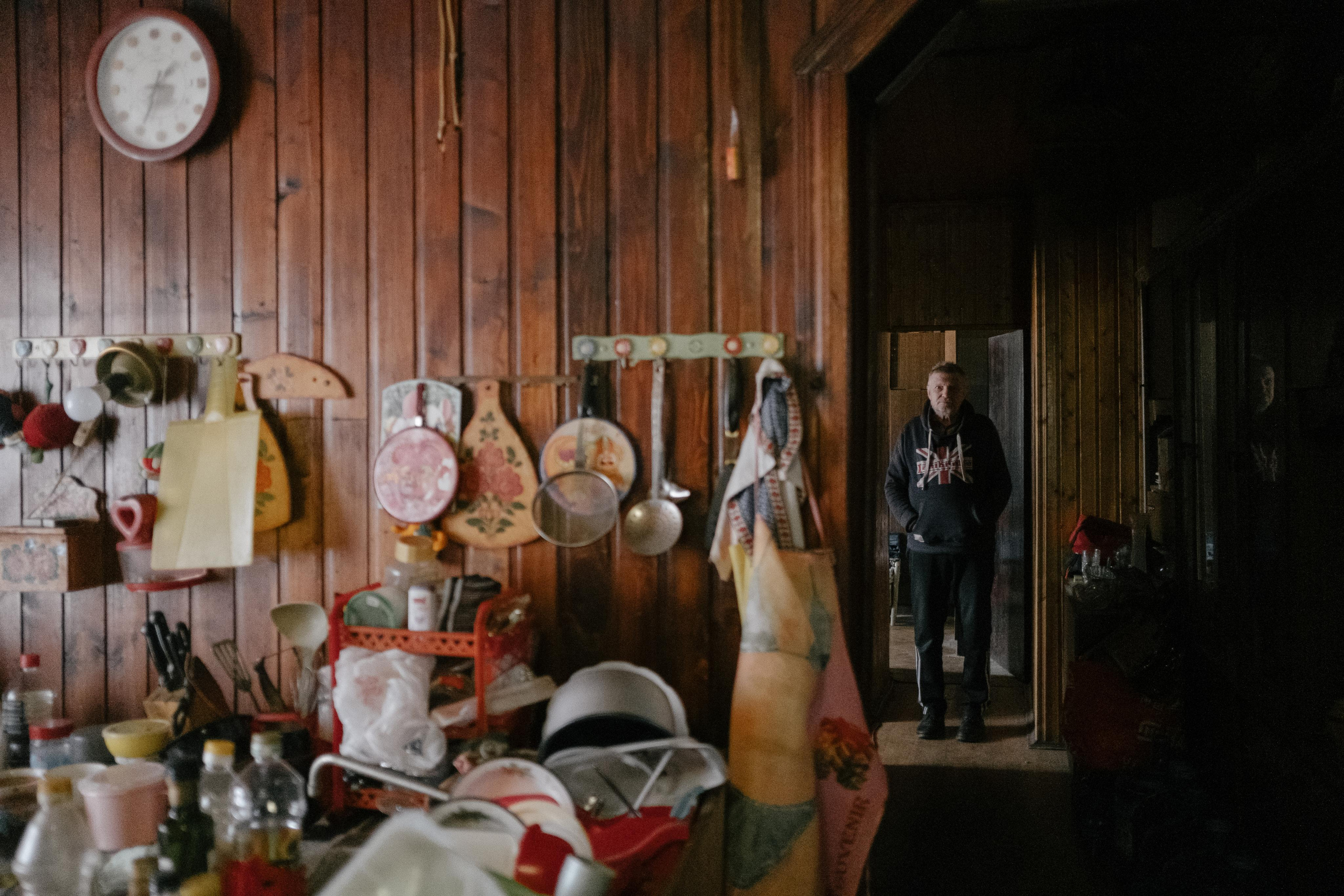 House on the road — for The Village. Photographer Anastasiya Dubrovina