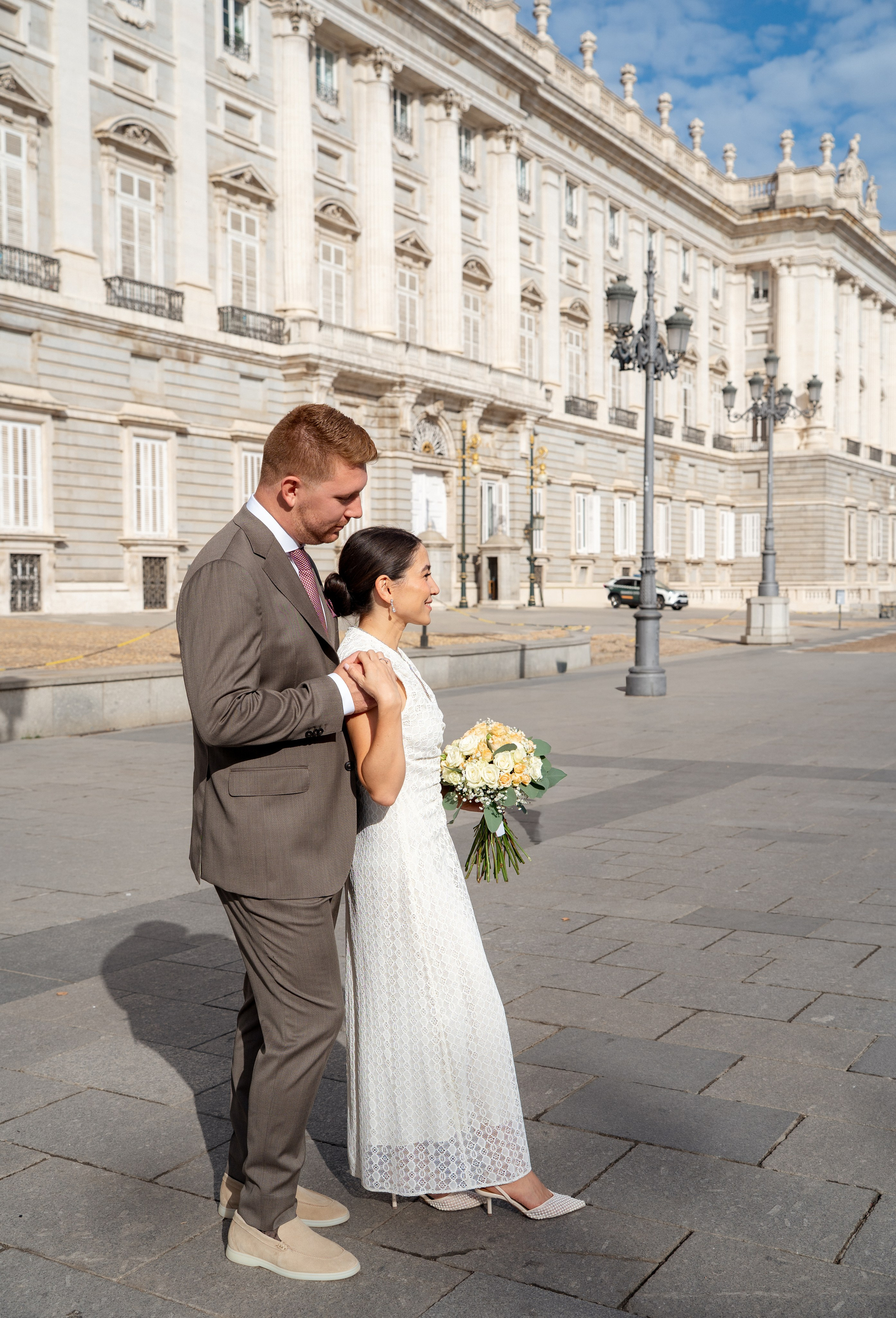 Elopement photoshoot in Madrid city centre. Fotógrafo en Madrid, España. Alyona Belyaninova
