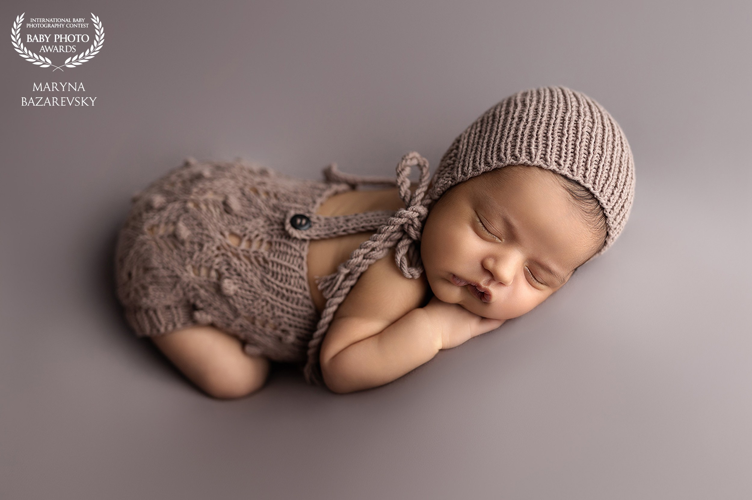Newborn Classic. Newborn, kids, family photographer based near Zurich, Switzerland