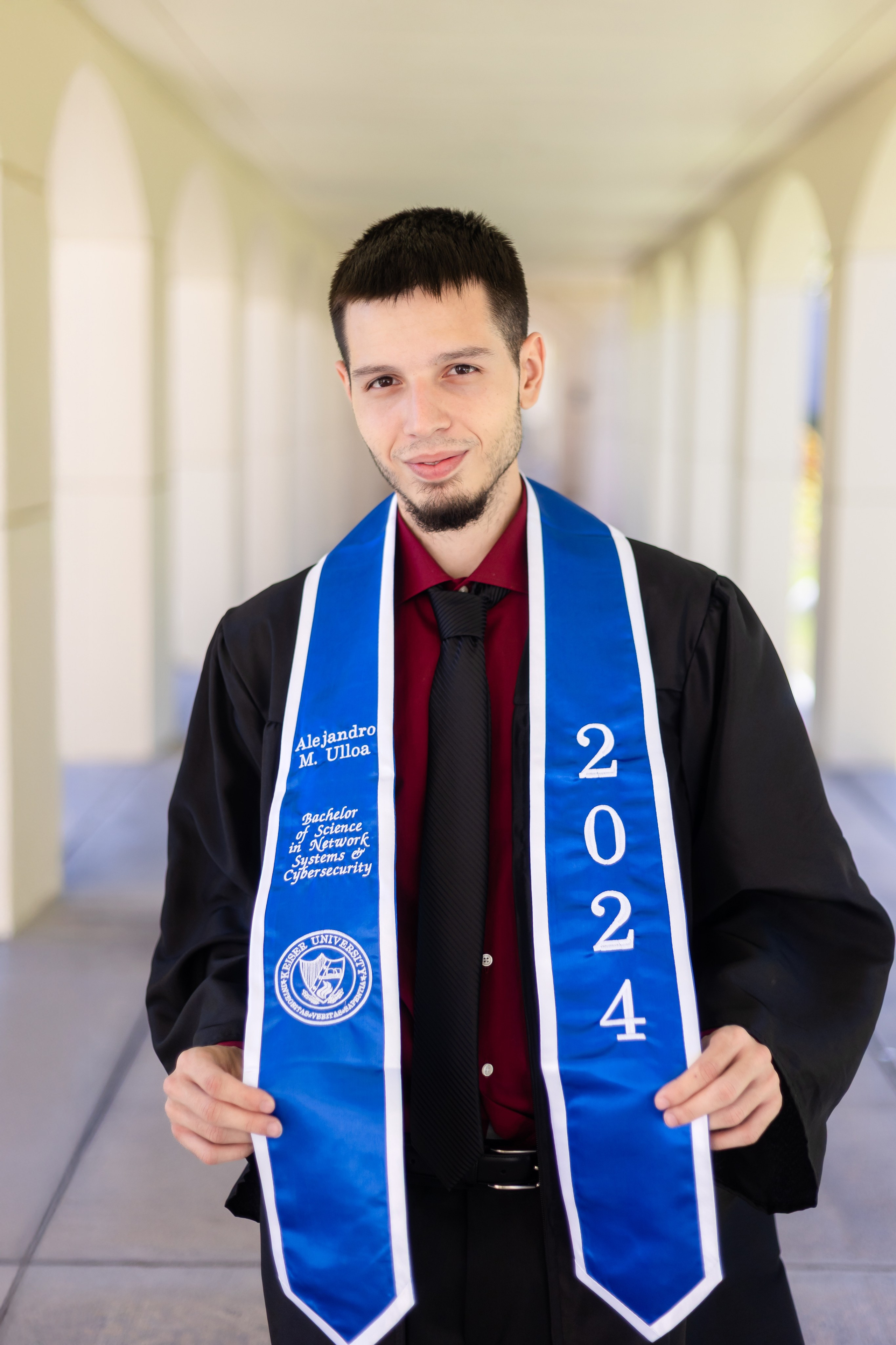 What (and Who) to Bring to Your Grad Photoshoot. Portrait and graduation photographer Marina Simanava