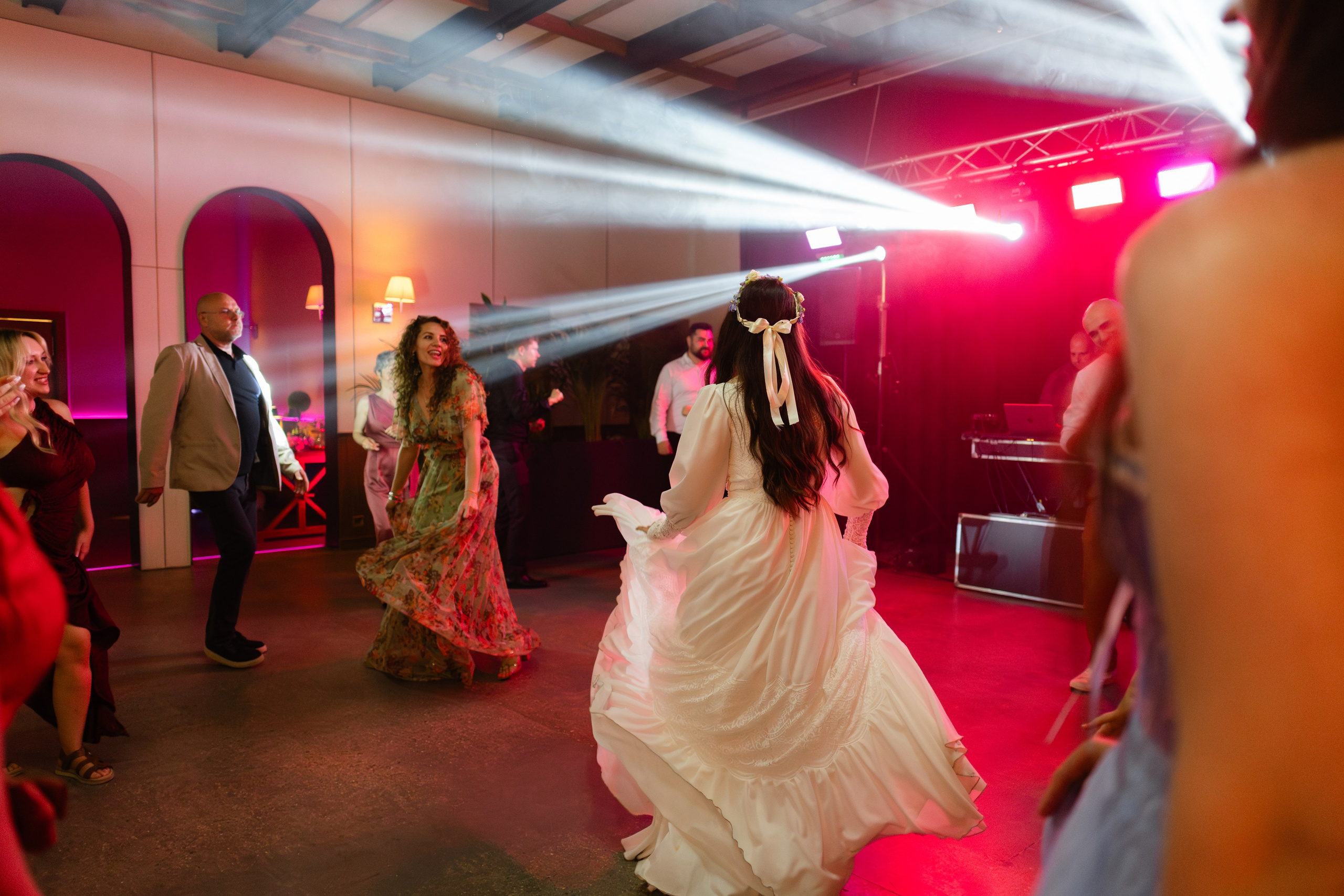 Flori & Cosmin. Main