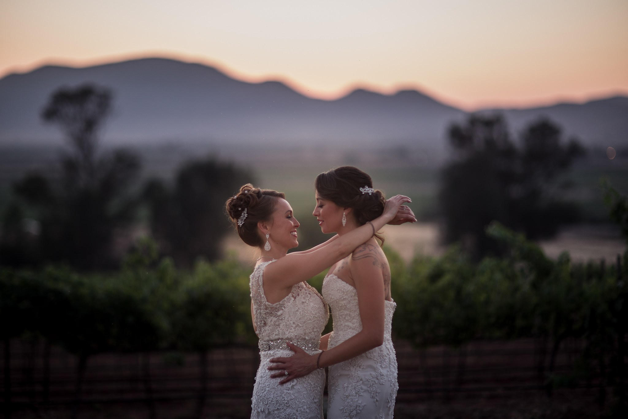 Two Brides Valle de Guadalupe Alicia y Viridiana. Estudio de fotografia en Tijuana