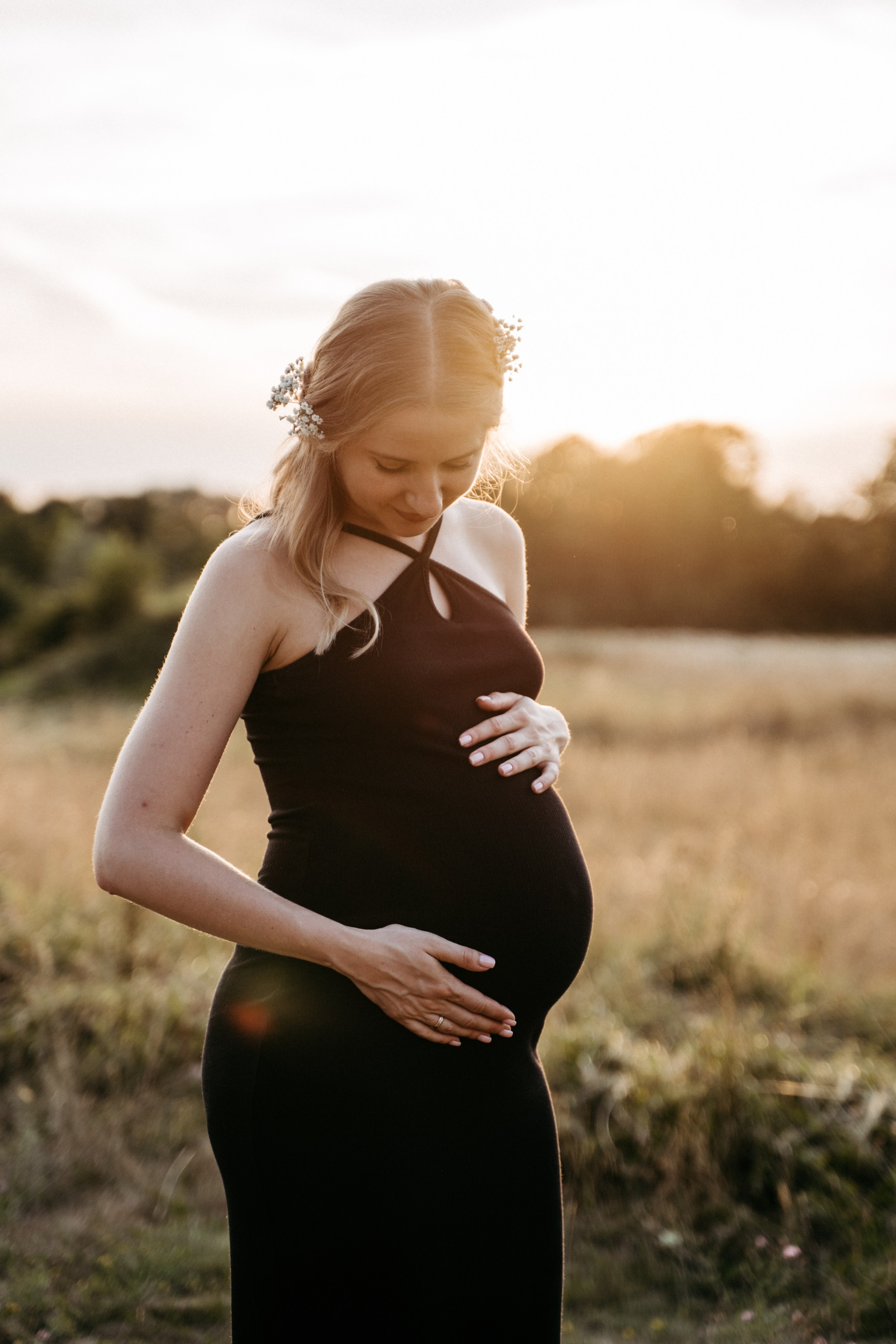 Babybauch. Authentische und emotionale Familienfotos in Landshut und Umgebung