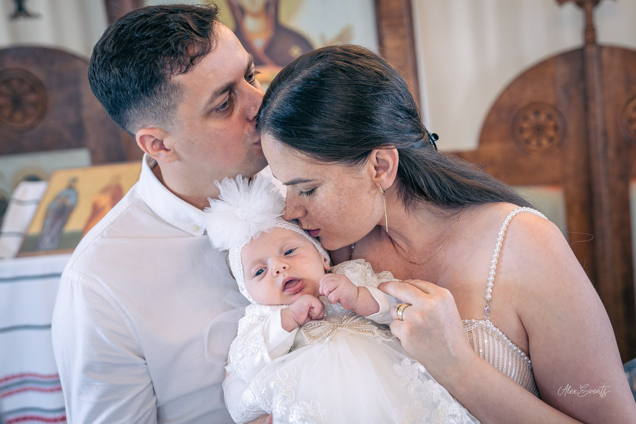 Botez autentic romanesc fotografiat la biserica din Agerbæk Danemarca. AlexEvents Fotograf / Videograf de evenimente Danemarca DK Horsens, Arhus, Odense, Vejle.Nunta, botez, foto-studio