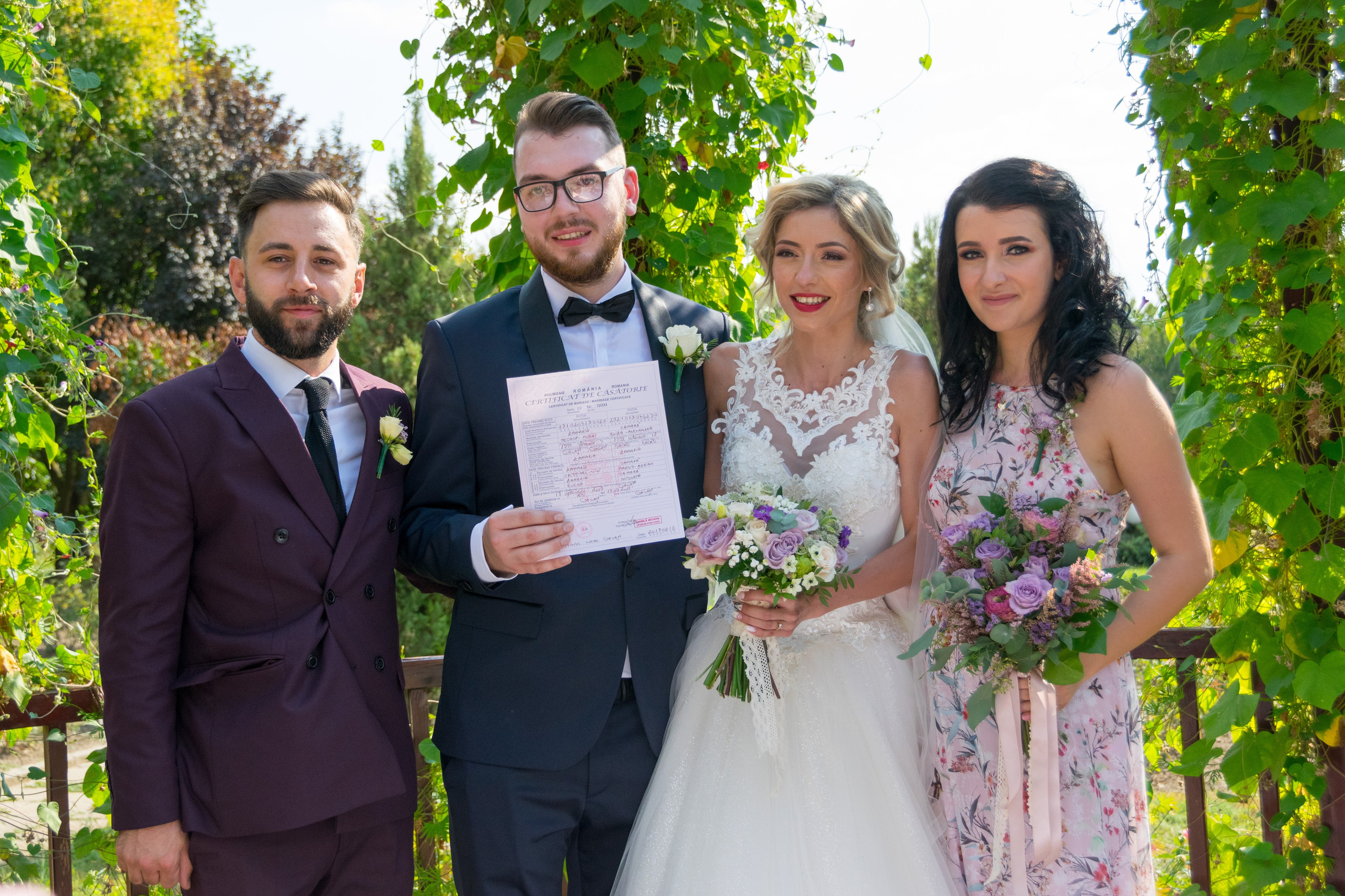 Cununie civila, fotograf cununie civila bucuresti, fotograf stare civila, cununie in parc, fotografii de la cununie, fotograf de nunta cununie Galati, parc Biserica Greaca Galati, fotografii nunta de la starea civila, pozing mireasa, obiceiuri, fotografie profesionala nunta
