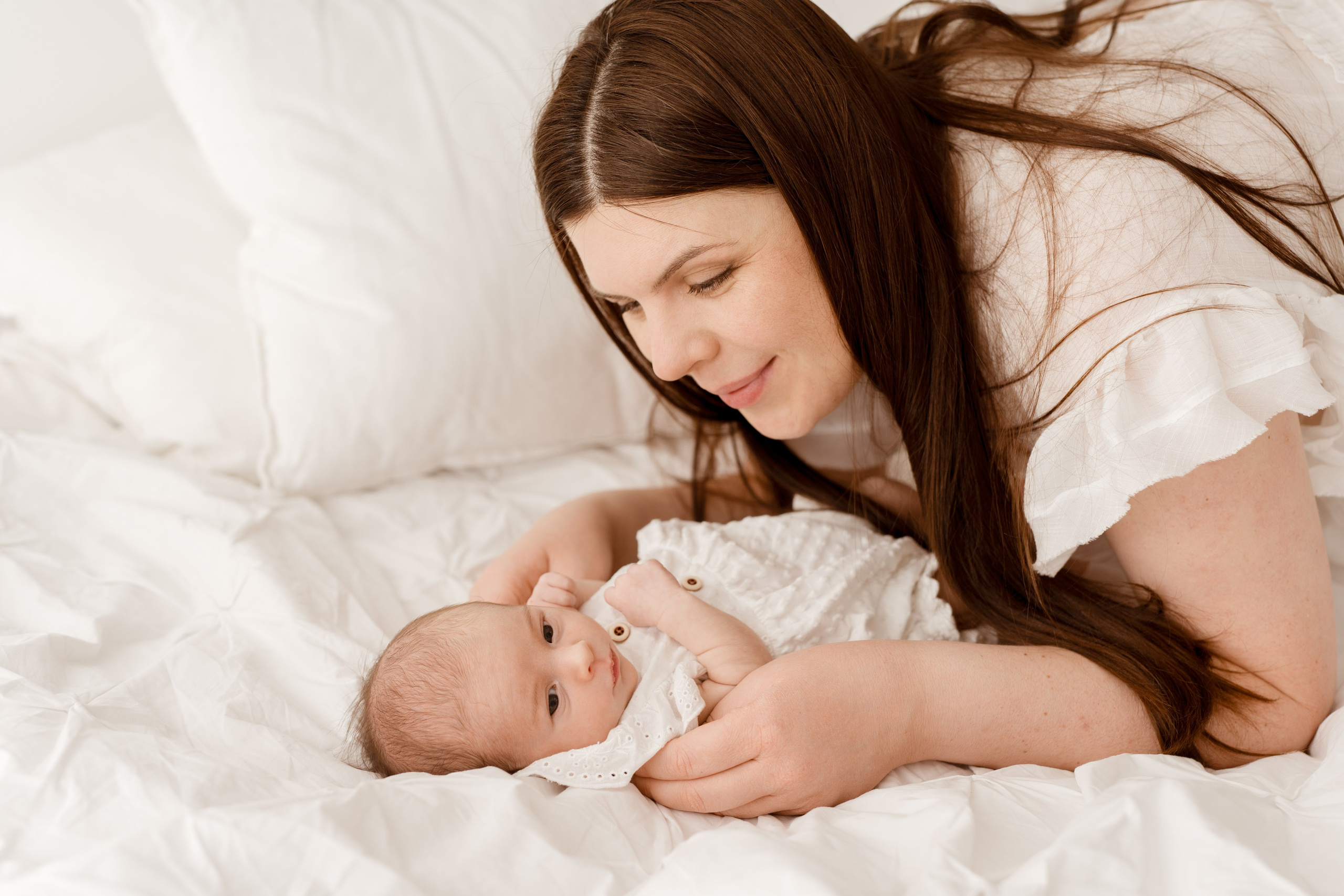 Sesja noworodkowa Emmy. Fotograf Łódź - sesja ciążowa, noworodkowa, dziecięca. Studio w Łodzi