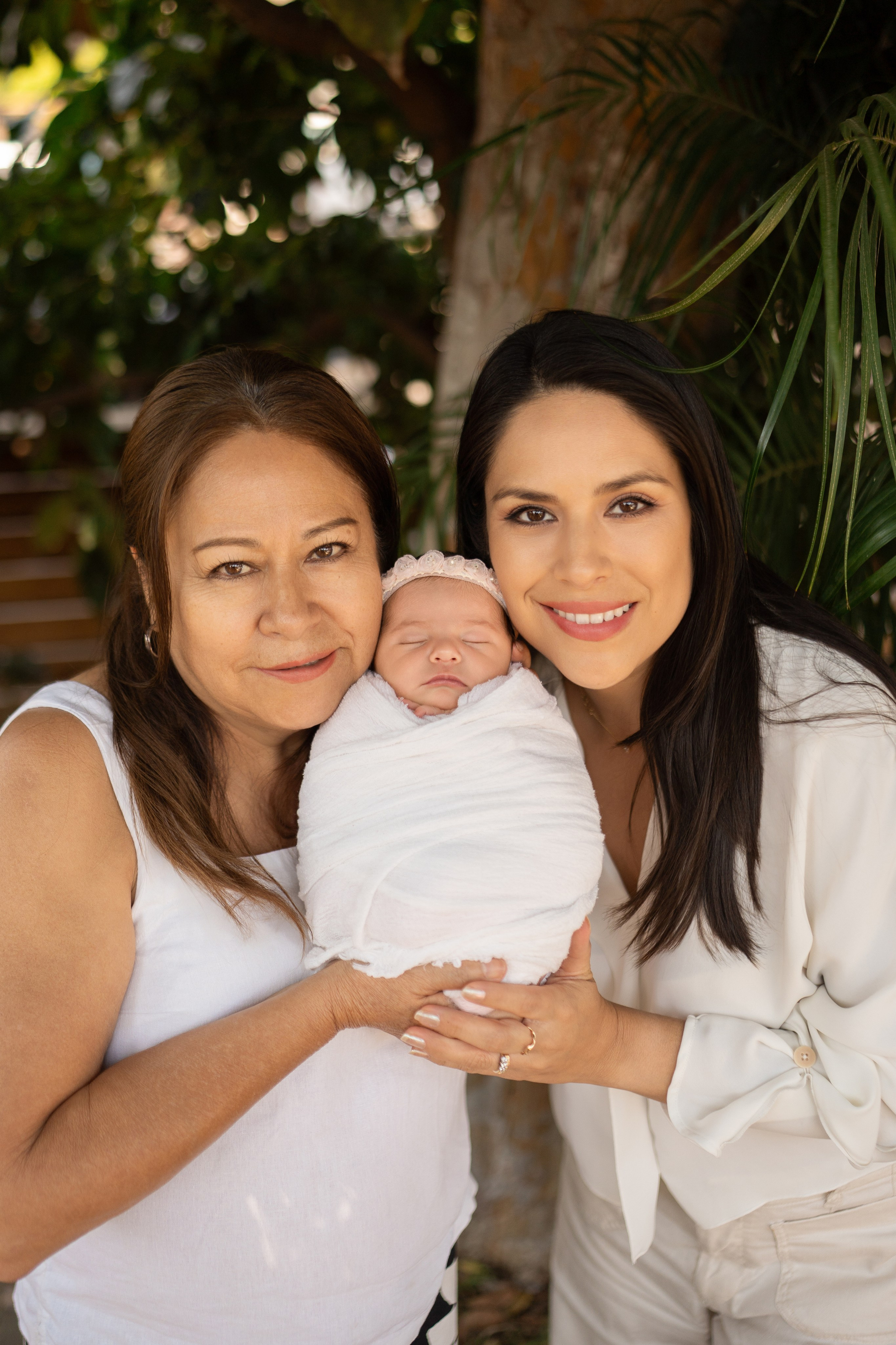 Newborn+Family. Maternity, family and newborn photography in San Francisco Bay Area