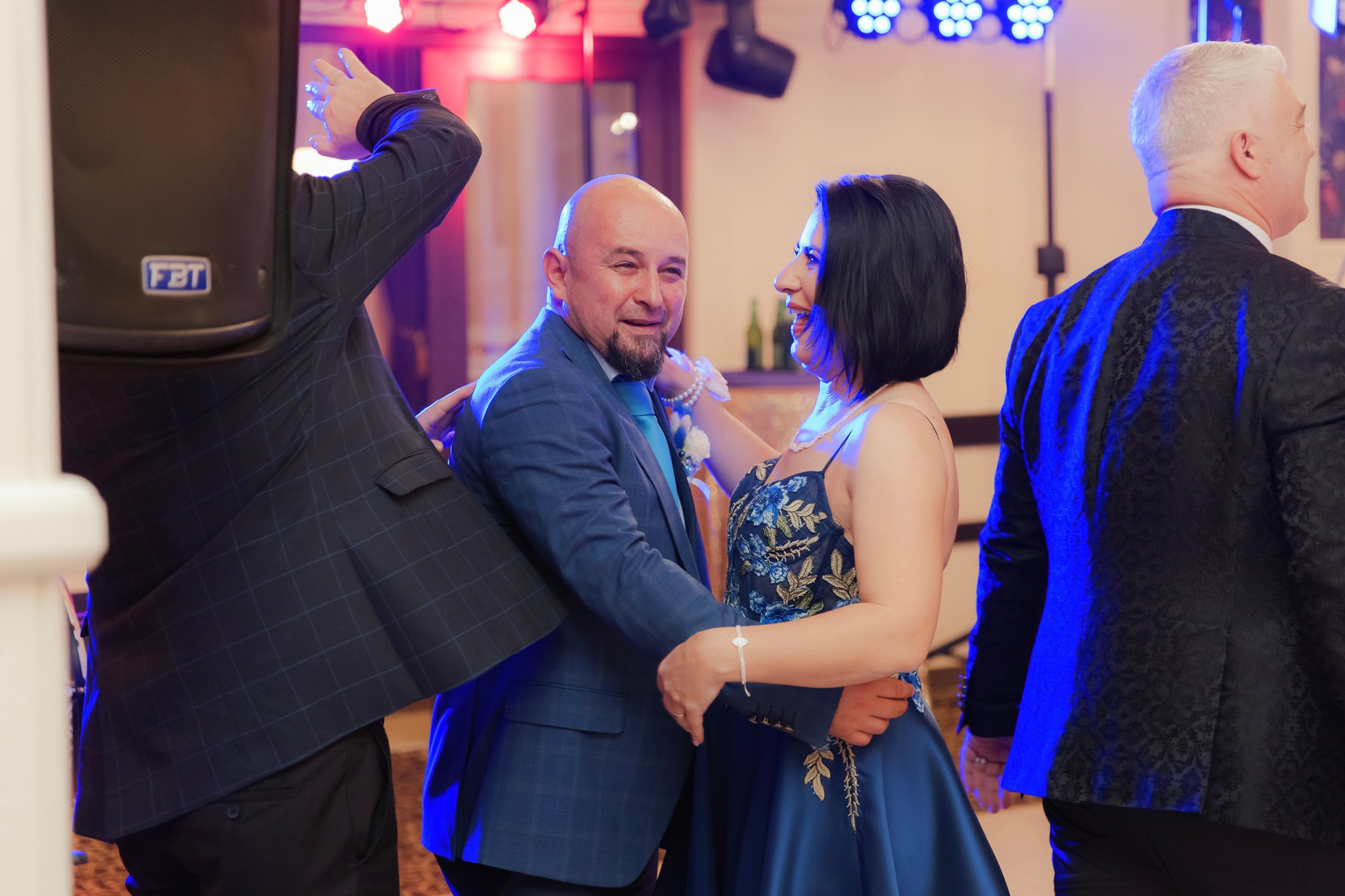 Mihai & Oana. Servicii foto-video profesionale, pentru momente de neuitat