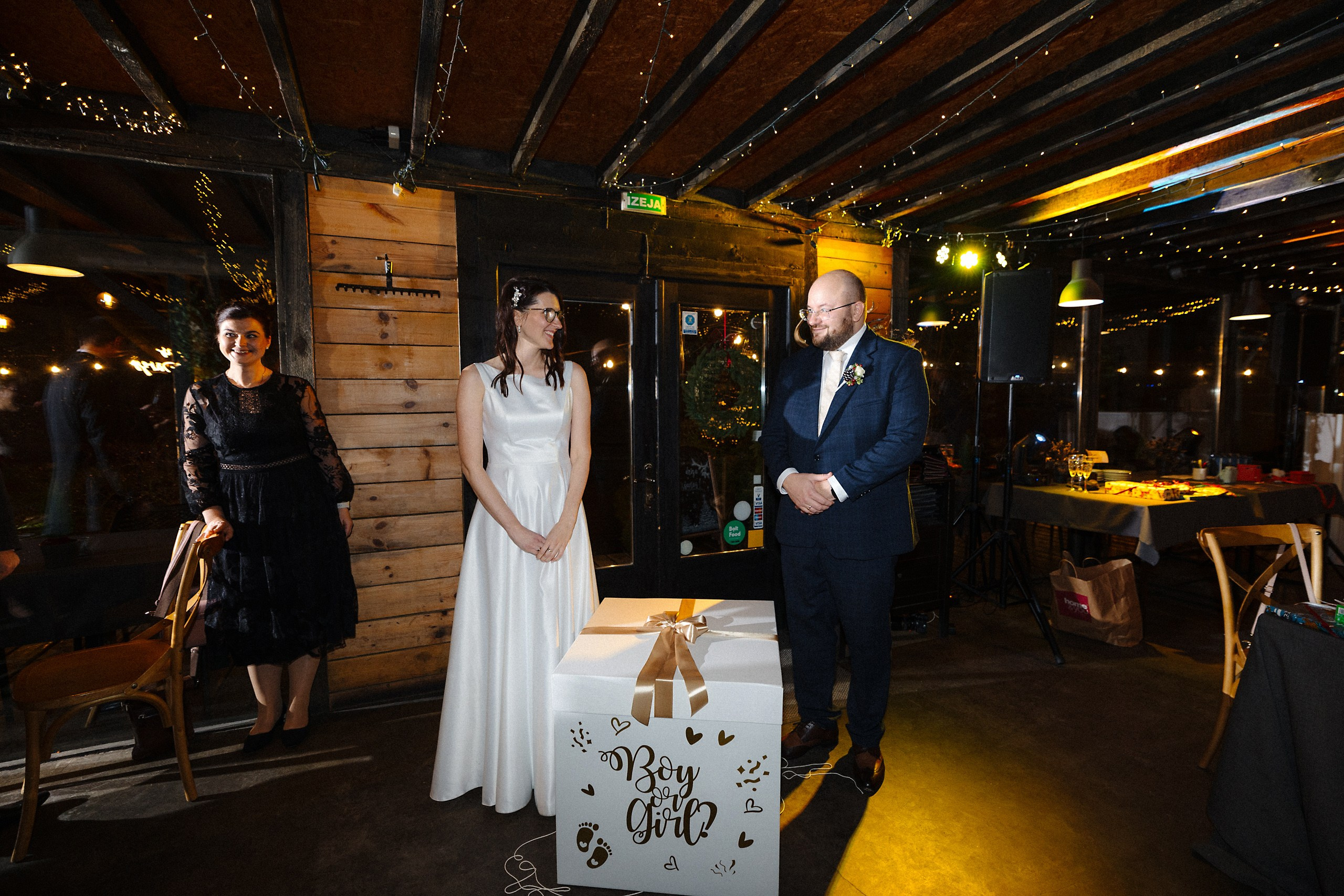 Зимняя свадебная фотосессия в музее искусств. Евгений Тимофеев | Свадебный и контент-фотограф и видеограф в Риге