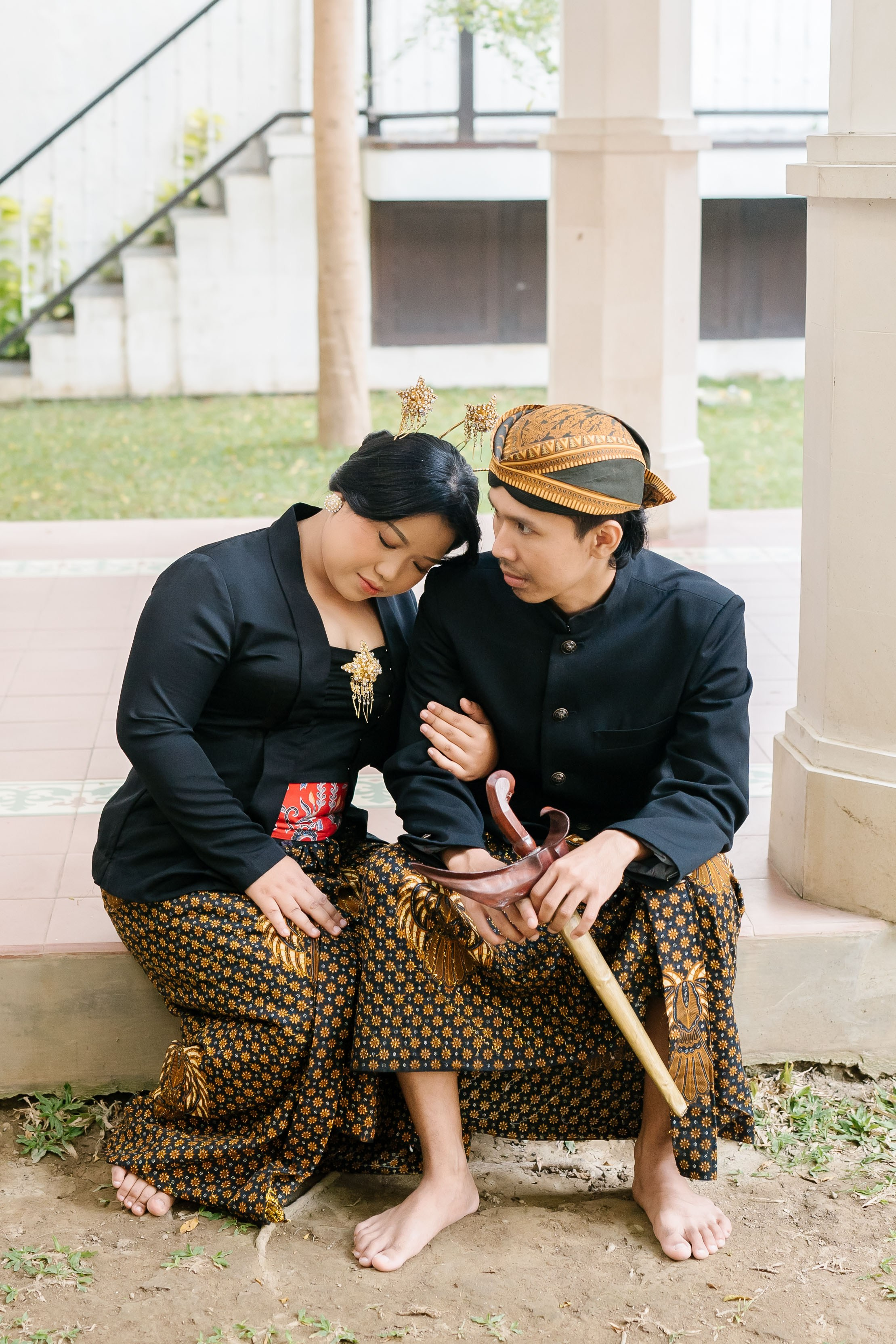 Prewedding Photo Shoot with Javanese style. Female Photographer in Bali