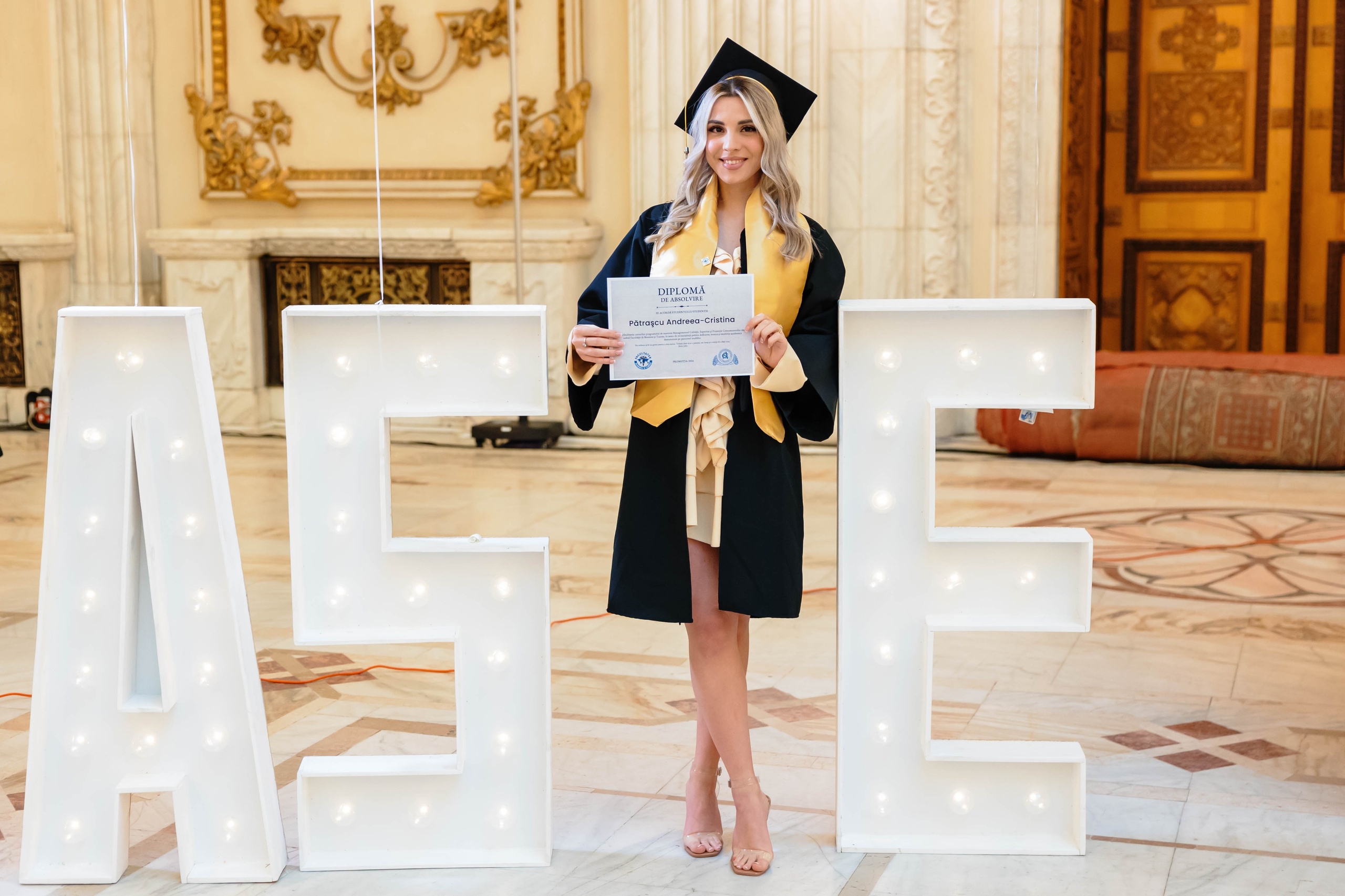 Festivitate de absolvire Universitatea ASE. MDimaFotoStudio. Fotograf de nuntă, evenimente private și de familie
