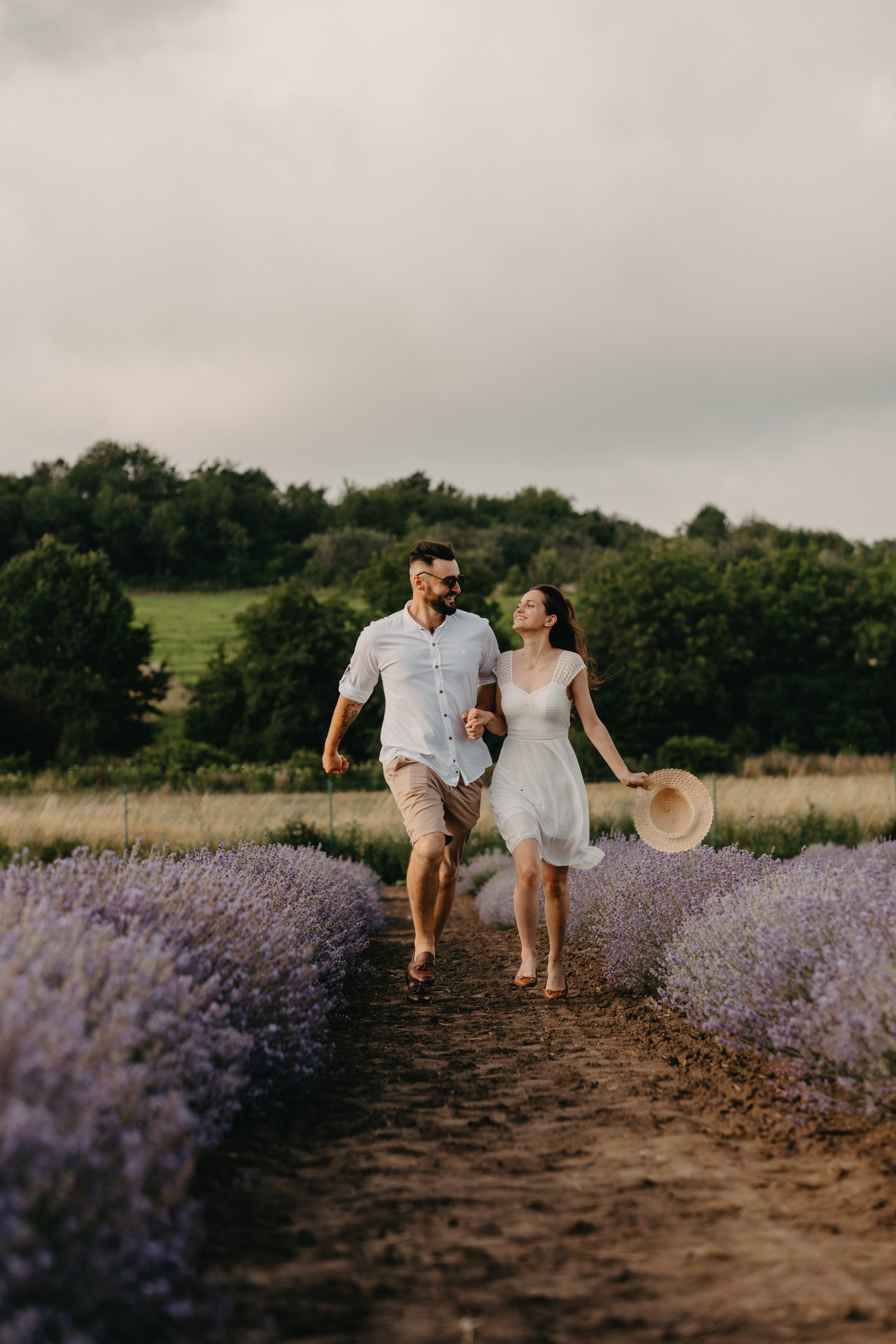 Hand in Hand. Fotograf Katowice – sesje indywidualne, rodzinne, ślubne